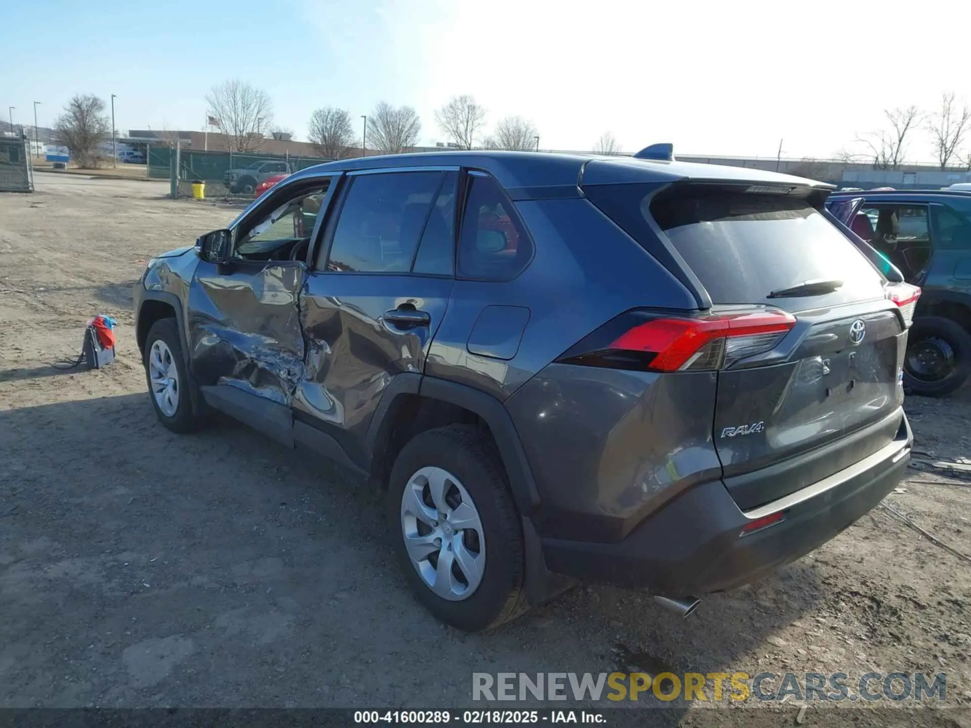 3 Photograph of a damaged car 2T3G1RFVXRC480383 TOYOTA RAV4 2024