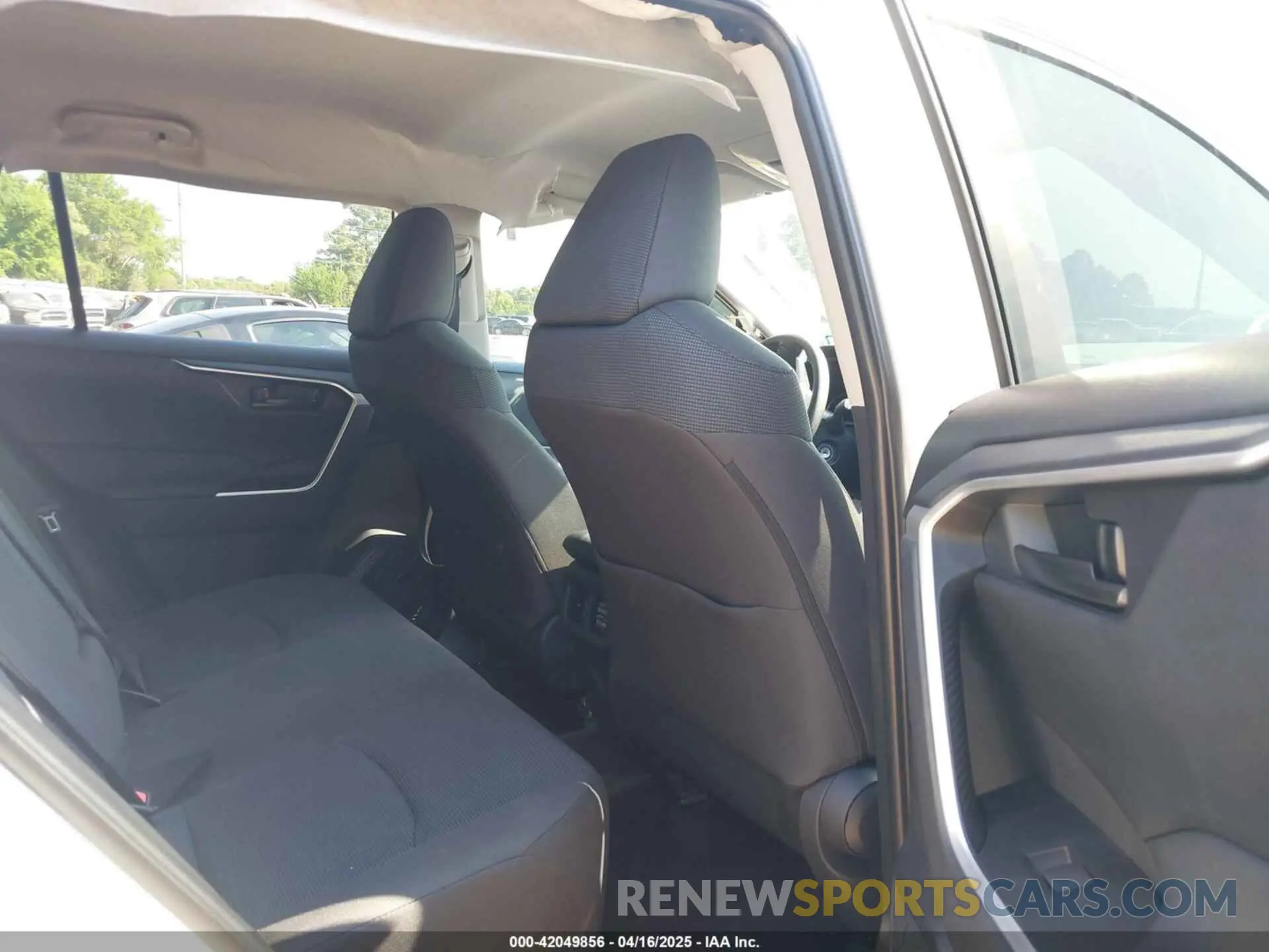 8 Фотография поврежденного автомобиля 2T3H1RFV1RC299094 TOYOTA RAV4 2024