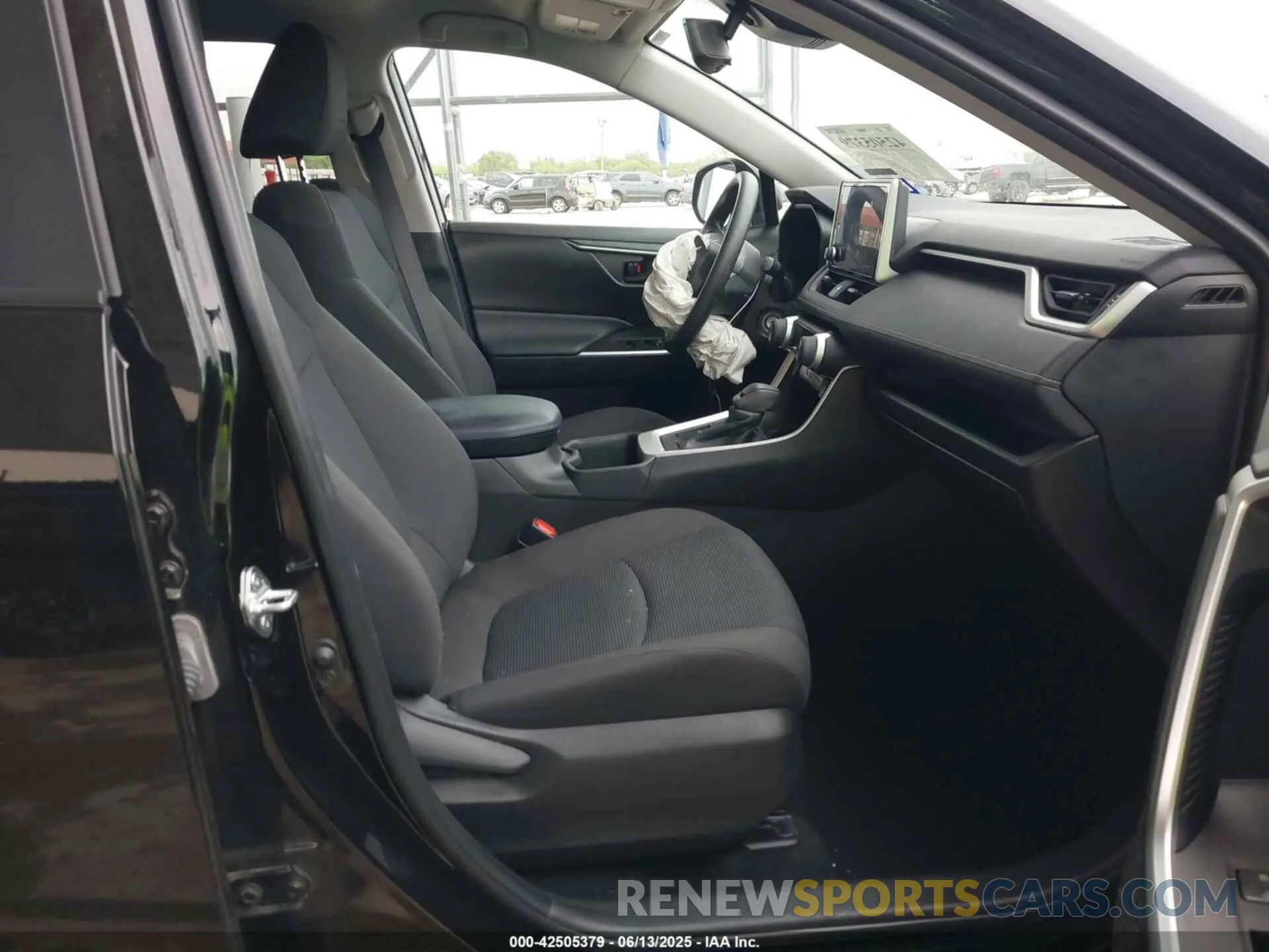 5 Photograph of a damaged car 2T3H1RFV1RW301781 TOYOTA RAV4 2024
