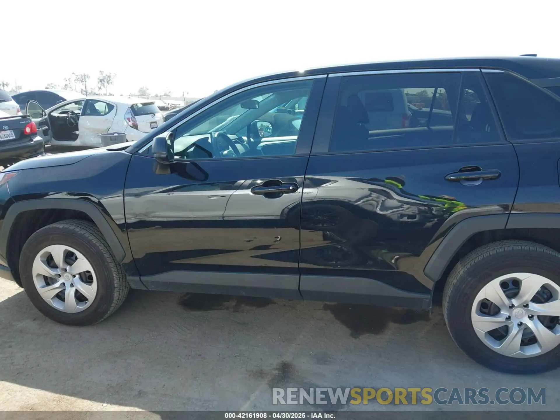14 Photograph of a damaged car 2T3H1RFV1RW322887 TOYOTA RAV4 2024