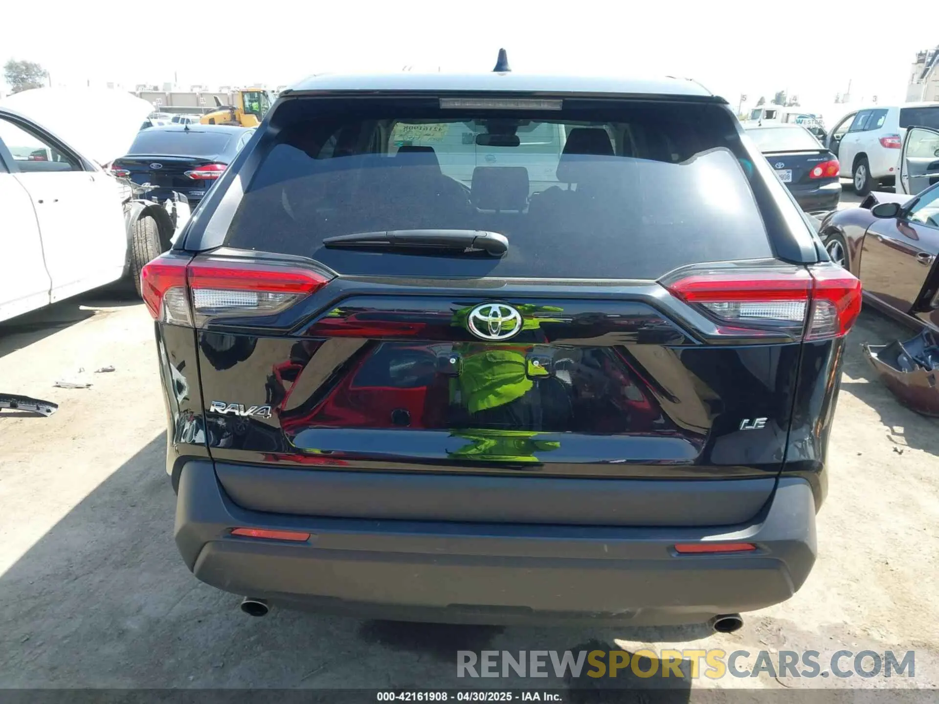 16 Photograph of a damaged car 2T3H1RFV1RW322887 TOYOTA RAV4 2024