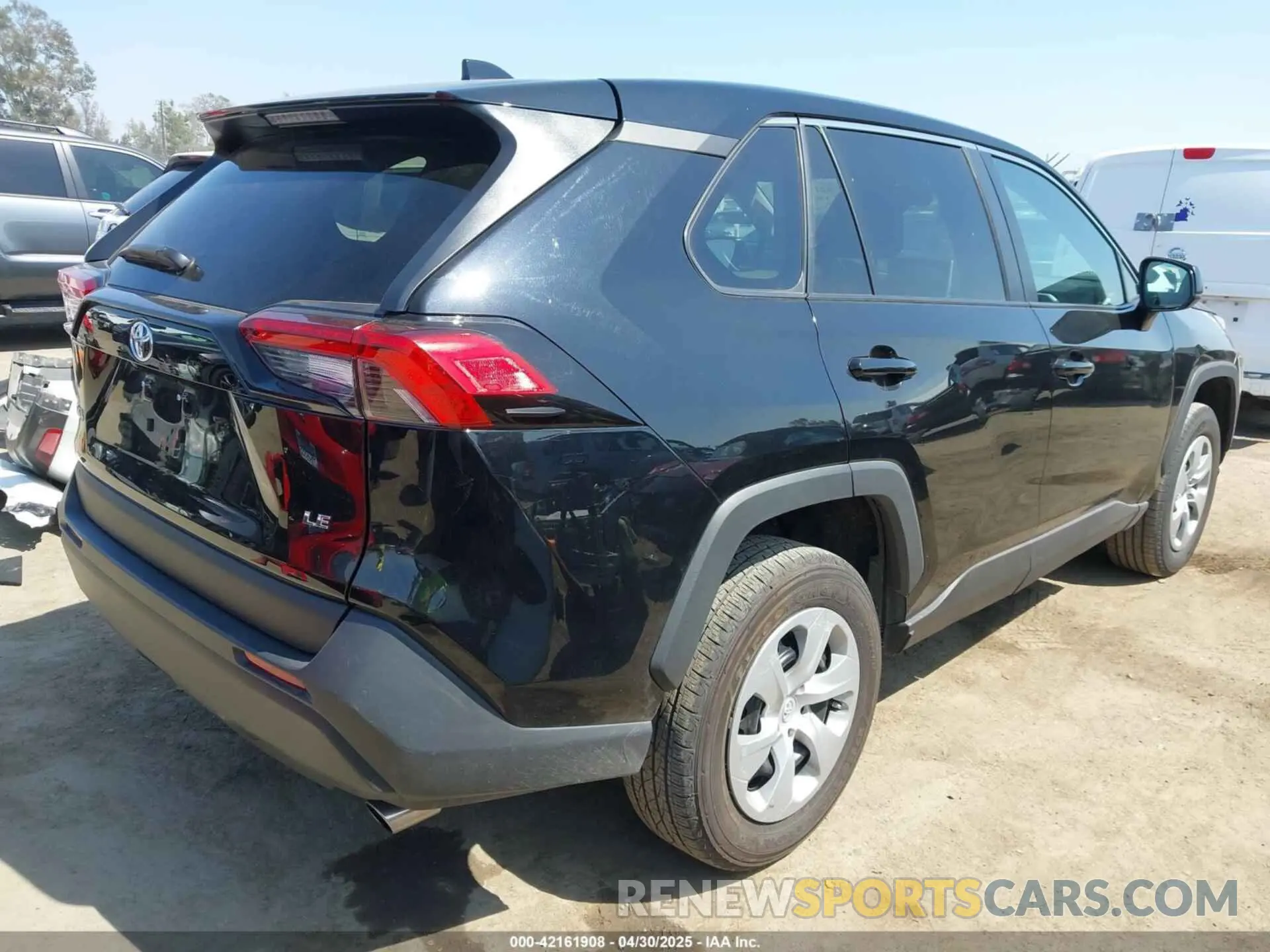 4 Photograph of a damaged car 2T3H1RFV1RW322887 TOYOTA RAV4 2024