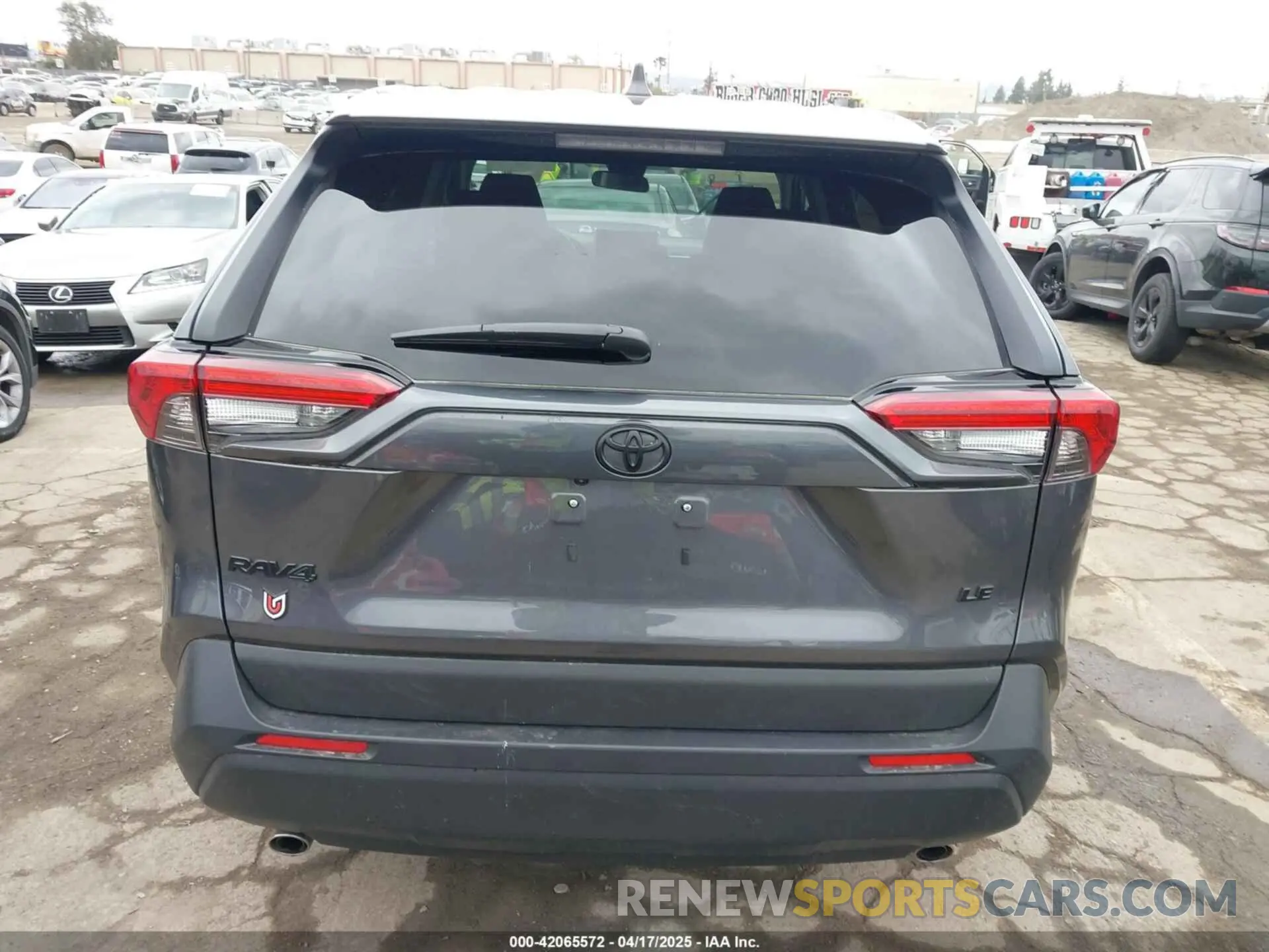 16 Фотография поврежденного автомобиля 2T3H1RFV2RC302021 TOYOTA RAV4 2024
