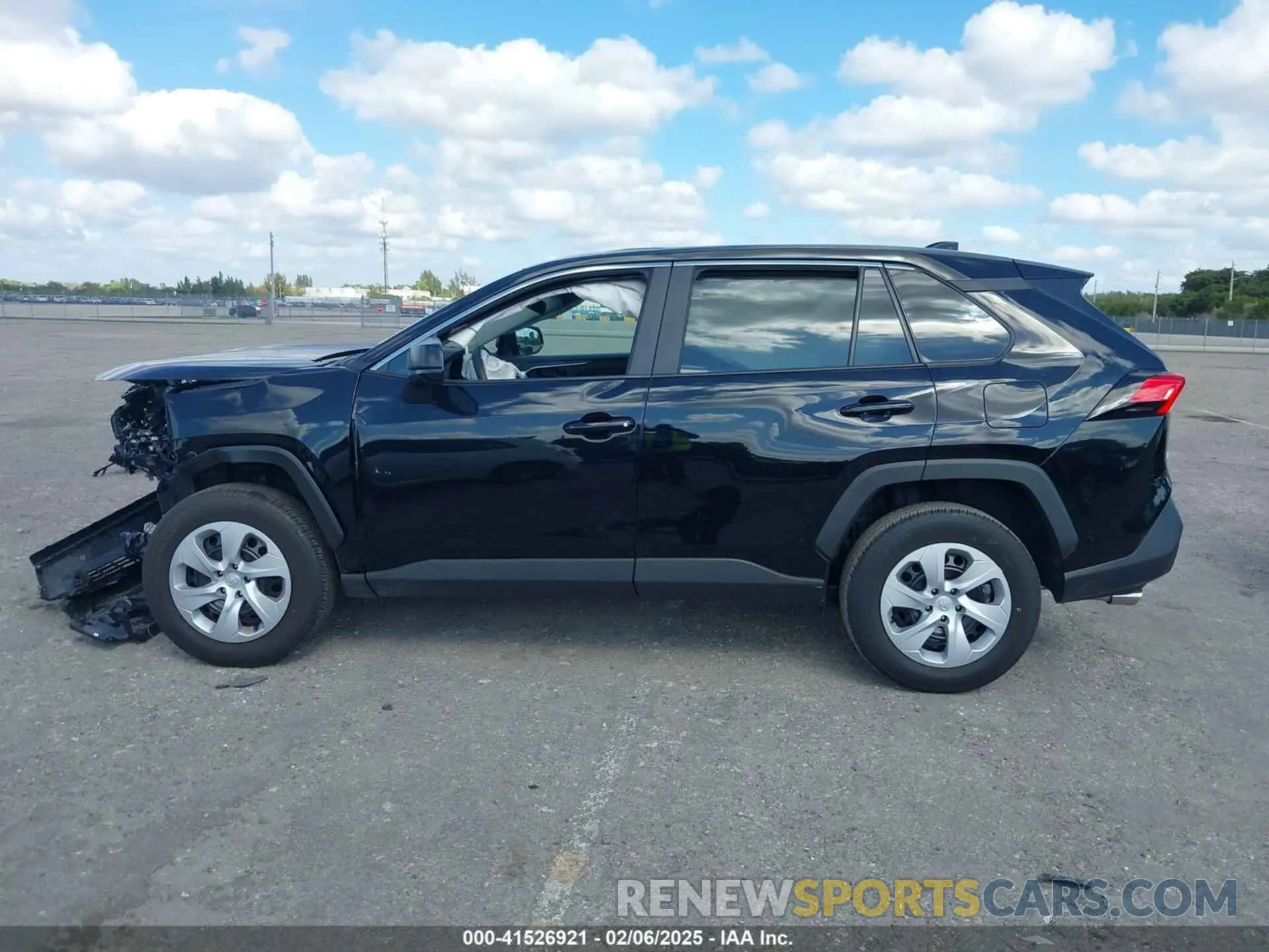14 Photograph of a damaged car 2T3H1RFV3RC291711 TOYOTA RAV4 2024