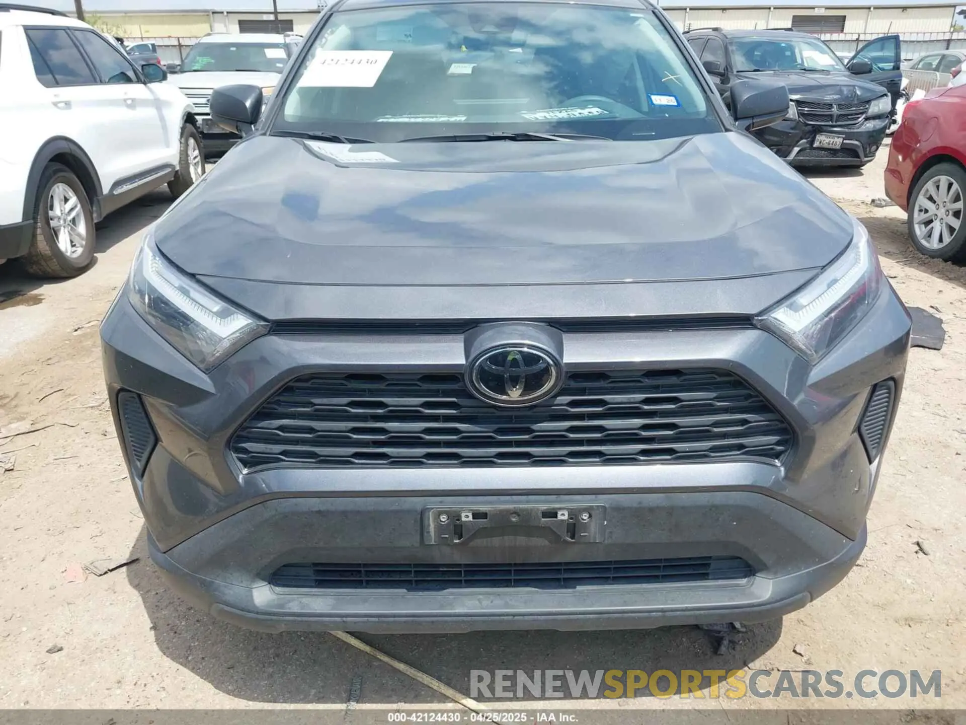 12 Photograph of a damaged car 2T3H1RFV3RC302772 TOYOTA RAV4 2024