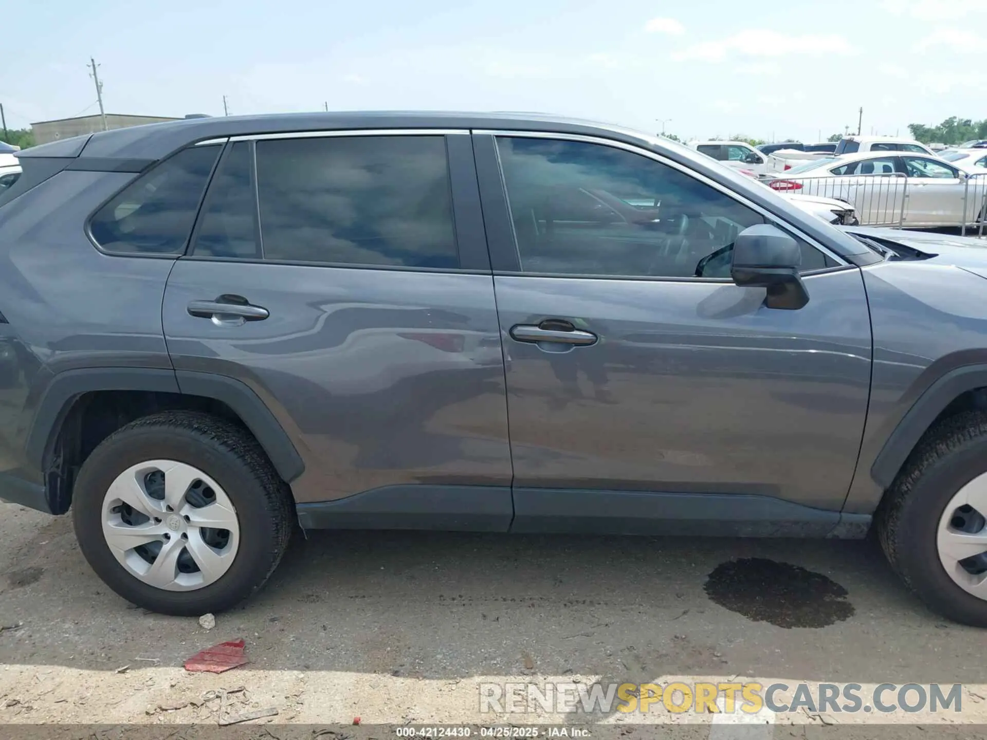 13 Photograph of a damaged car 2T3H1RFV3RC302772 TOYOTA RAV4 2024
