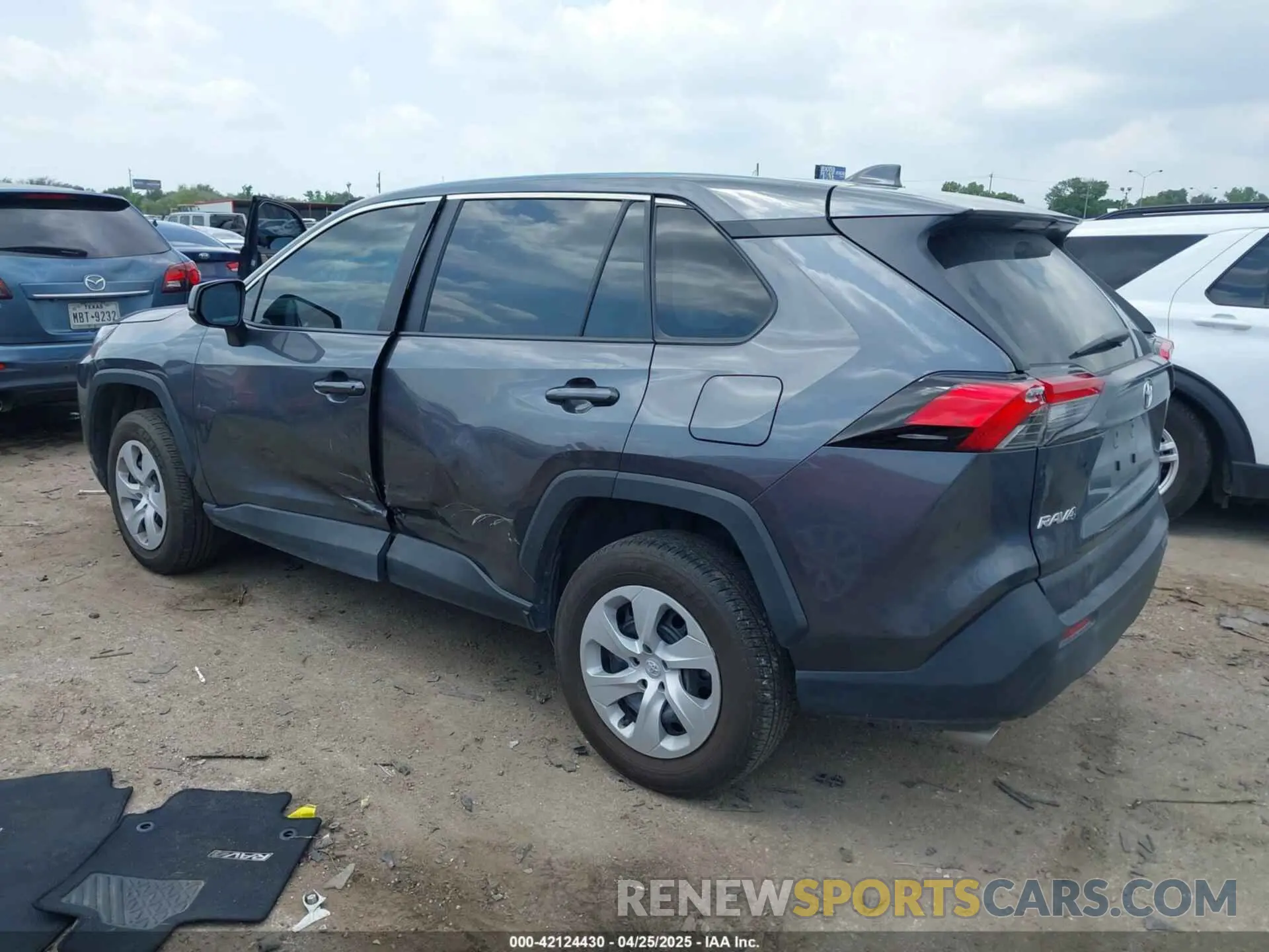 3 Photograph of a damaged car 2T3H1RFV3RC302772 TOYOTA RAV4 2024