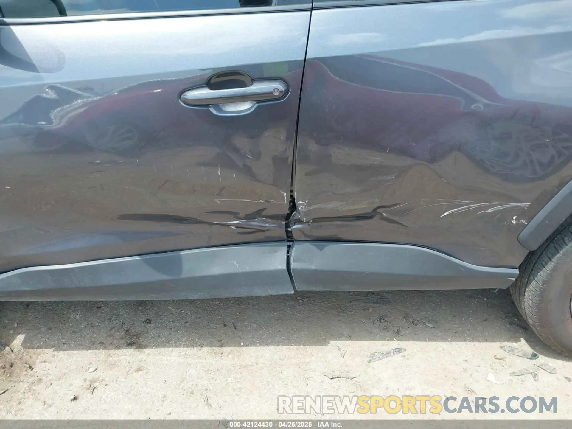 6 Photograph of a damaged car 2T3H1RFV3RC302772 TOYOTA RAV4 2024