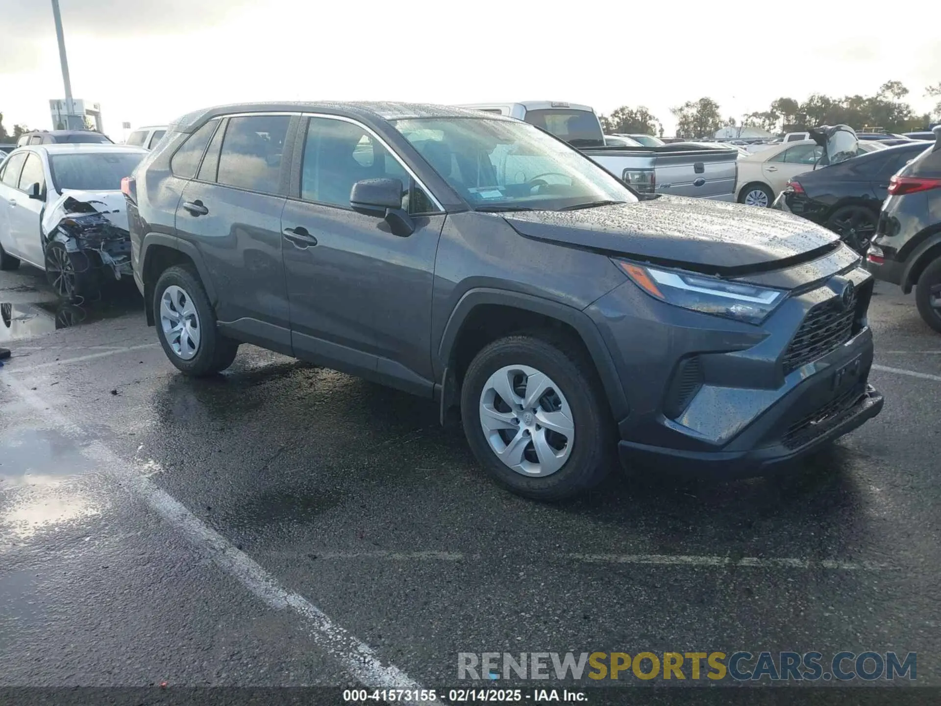 1 Фотография поврежденного автомобиля 2T3H1RFV3RW328402 TOYOTA RAV4 2024