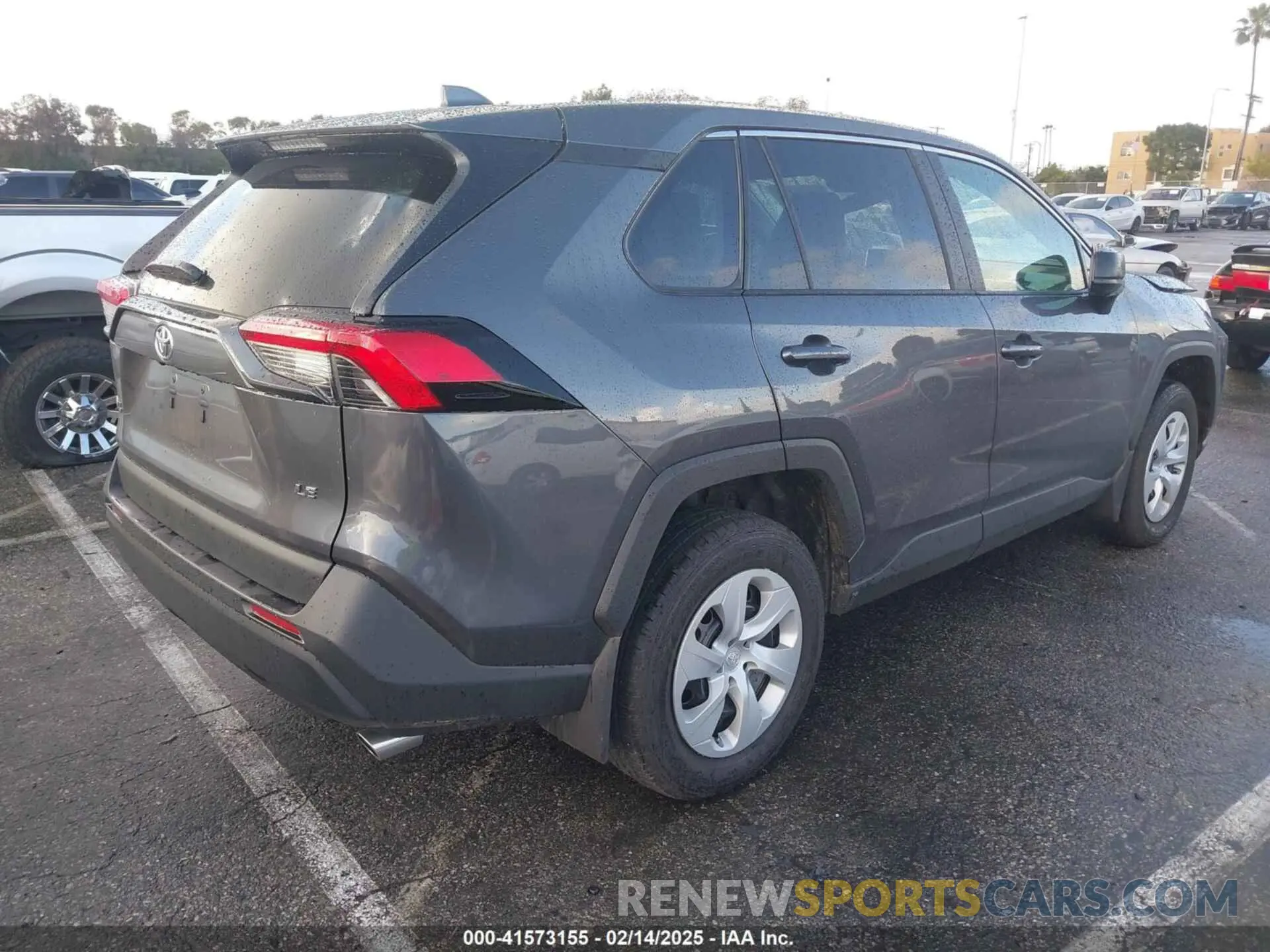 4 Фотография поврежденного автомобиля 2T3H1RFV3RW328402 TOYOTA RAV4 2024