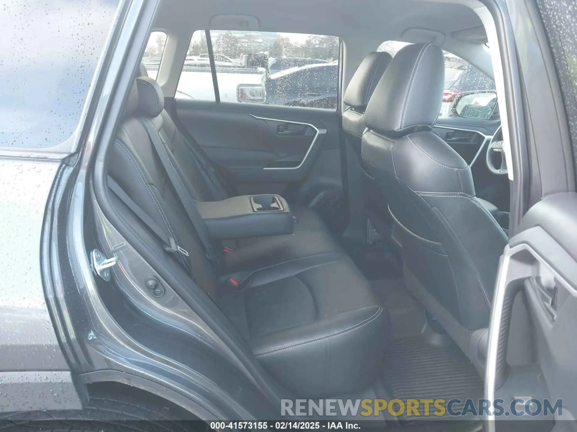 8 Фотография поврежденного автомобиля 2T3H1RFV3RW328402 TOYOTA RAV4 2024