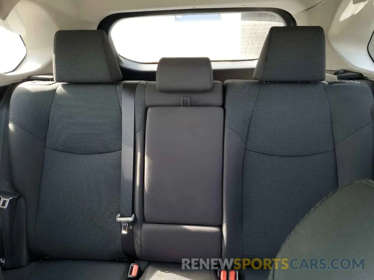 10 Фотография поврежденного автомобиля 2T3H1RFV4RW343393 TOYOTA RAV4 2024