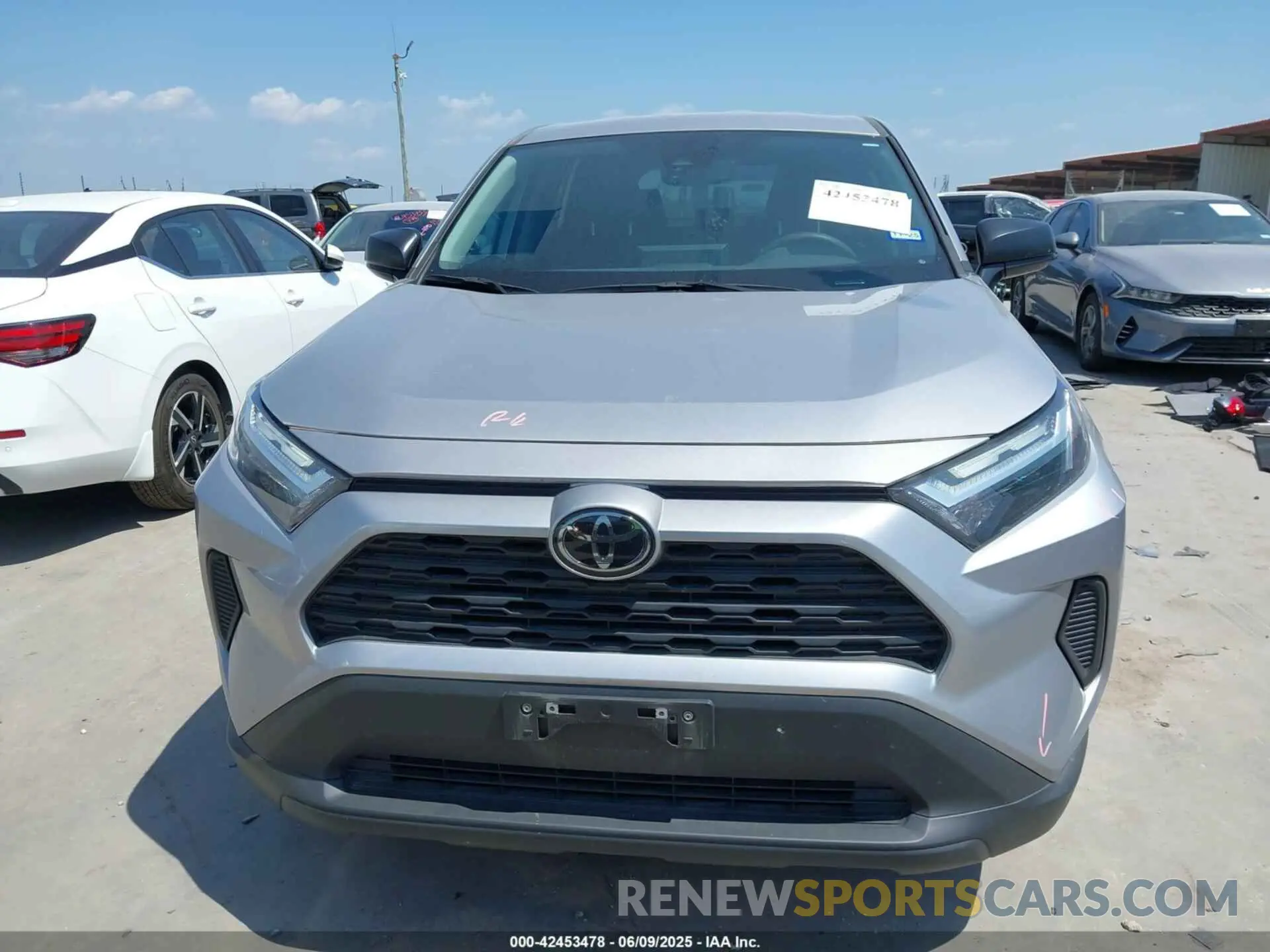 13 Фотография поврежденного автомобиля 2T3H1RFV5RC253669 TOYOTA RAV4 2024