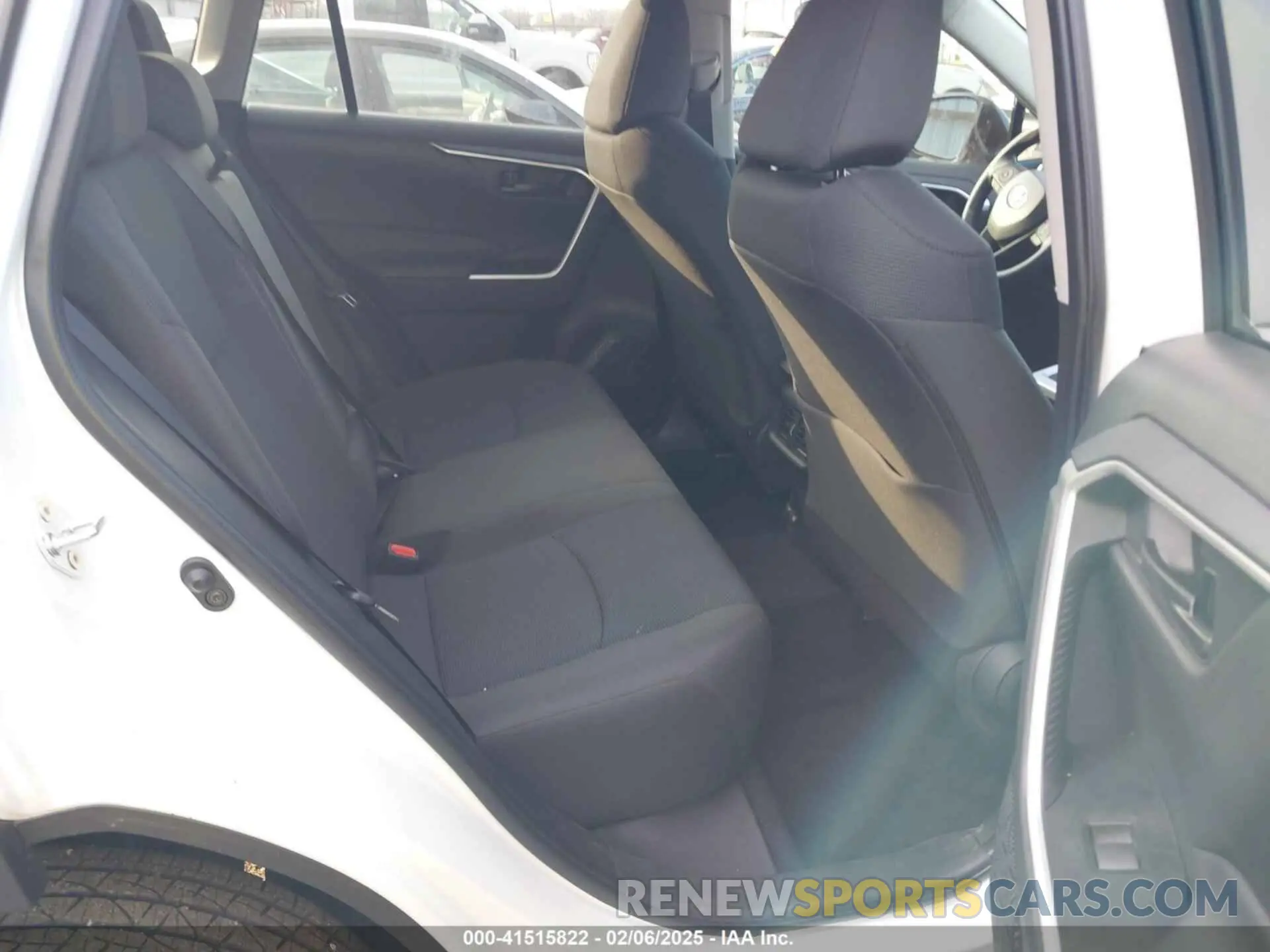 8 Photograph of a damaged car 2T3H1RFV5RW355844 TOYOTA RAV4 2024