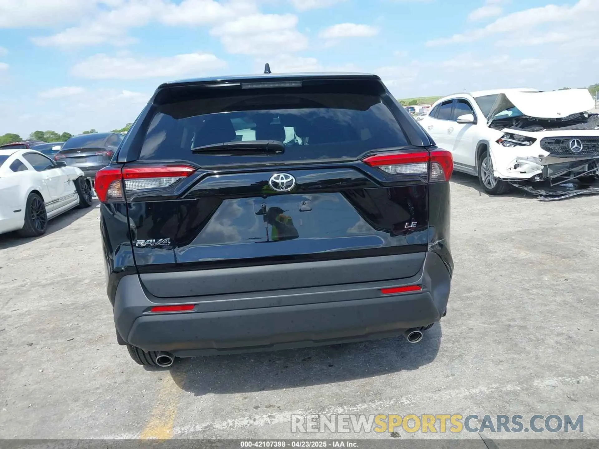 17 Photograph of a damaged car 2T3H1RFV6RC287250 TOYOTA RAV4 2024