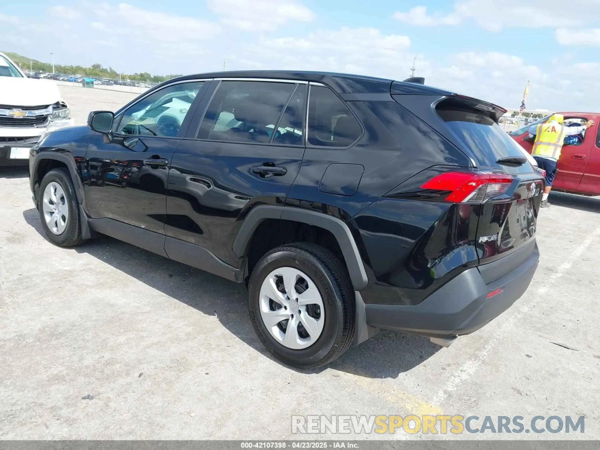 3 Photograph of a damaged car 2T3H1RFV6RC287250 TOYOTA RAV4 2024