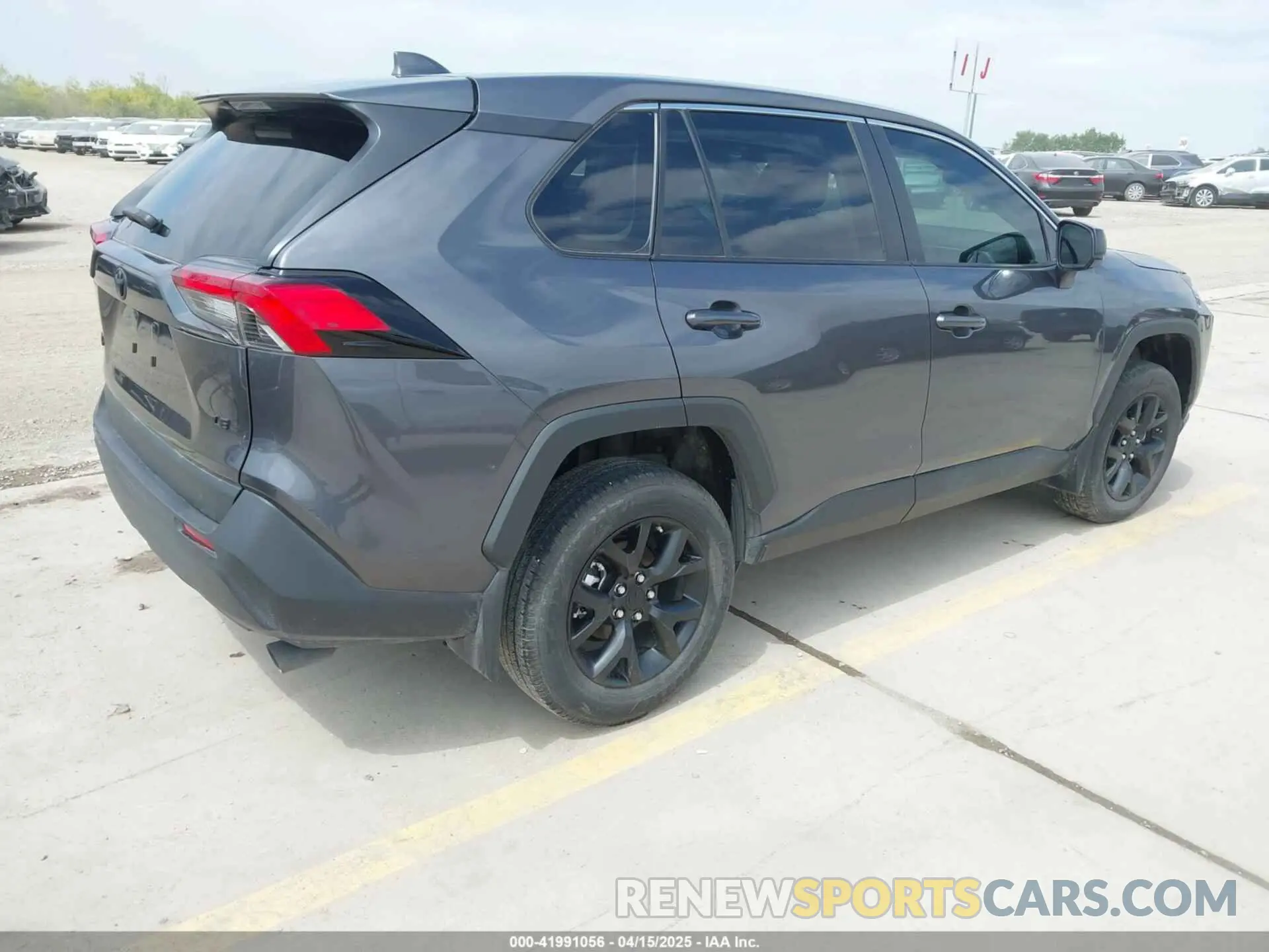 4 Photograph of a damaged car 2T3H1RFV7RC275981 TOYOTA RAV4 2024