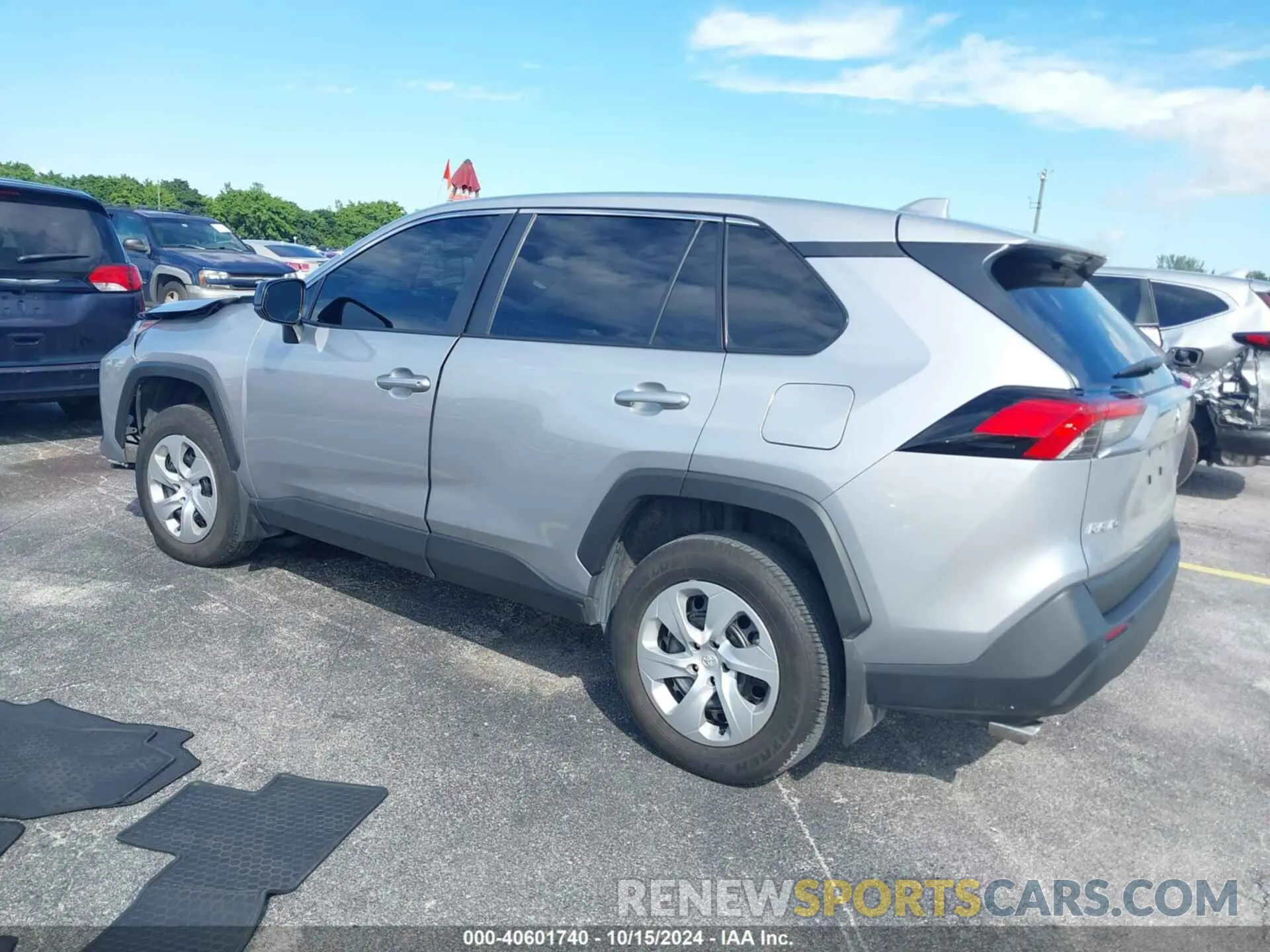 3 Фотография поврежденного автомобиля 2T3H1RFV7RC279464 TOYOTA RAV4 2024