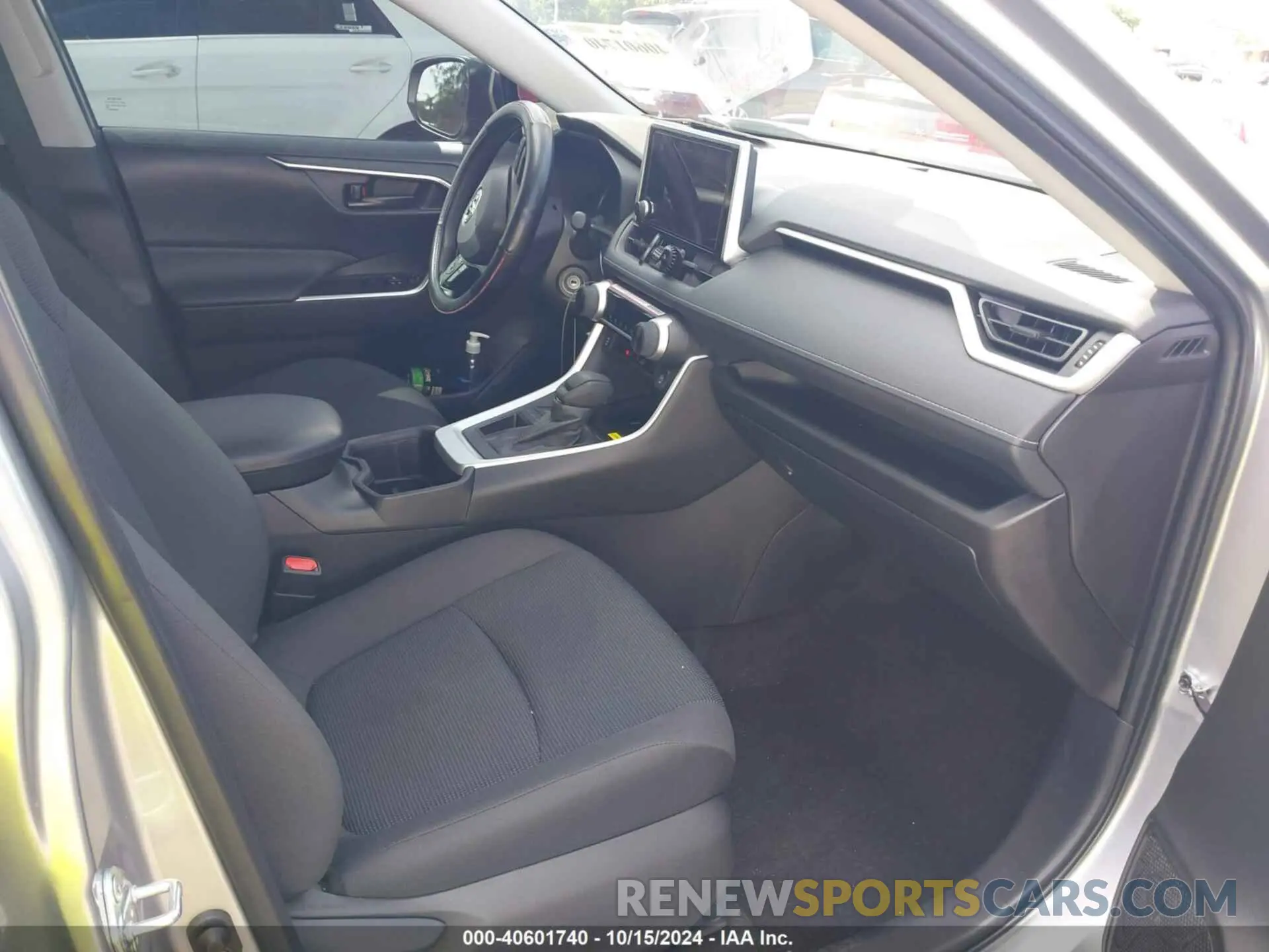 5 Фотография поврежденного автомобиля 2T3H1RFV7RC279464 TOYOTA RAV4 2024