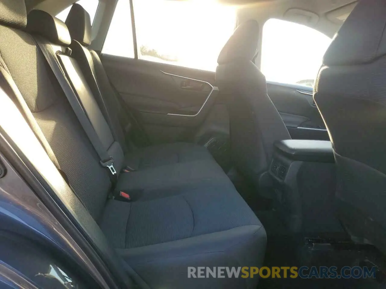 12 Фотография поврежденного автомобиля 2T3H1RFV7RW364822 TOYOTA RAV4 2024