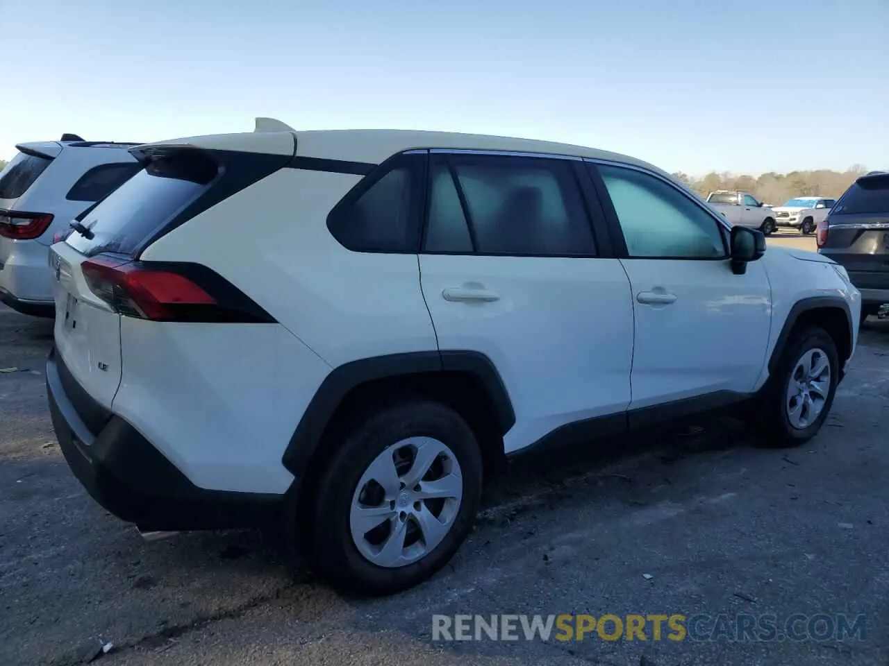 3 Фотография поврежденного автомобиля 2T3H1RFV8RC285919 TOYOTA RAV4 2024