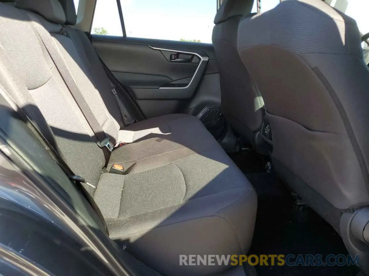 11 Фотография поврежденного автомобиля 2T3H1RFV8RW325057 TOYOTA RAV4 2024