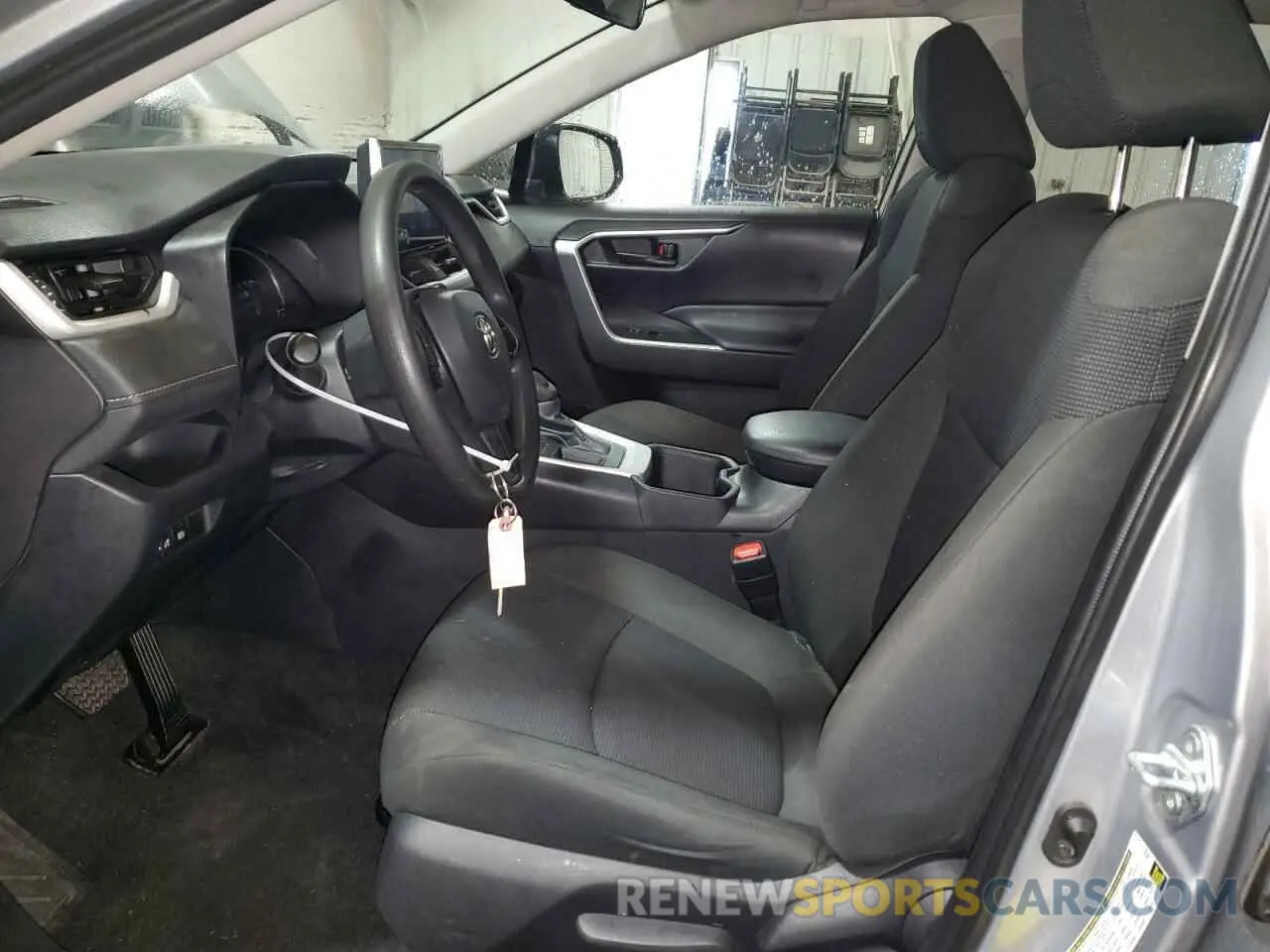 7 Фотография поврежденного автомобиля 2T3H1RFV9RC264772 TOYOTA RAV4 2024
