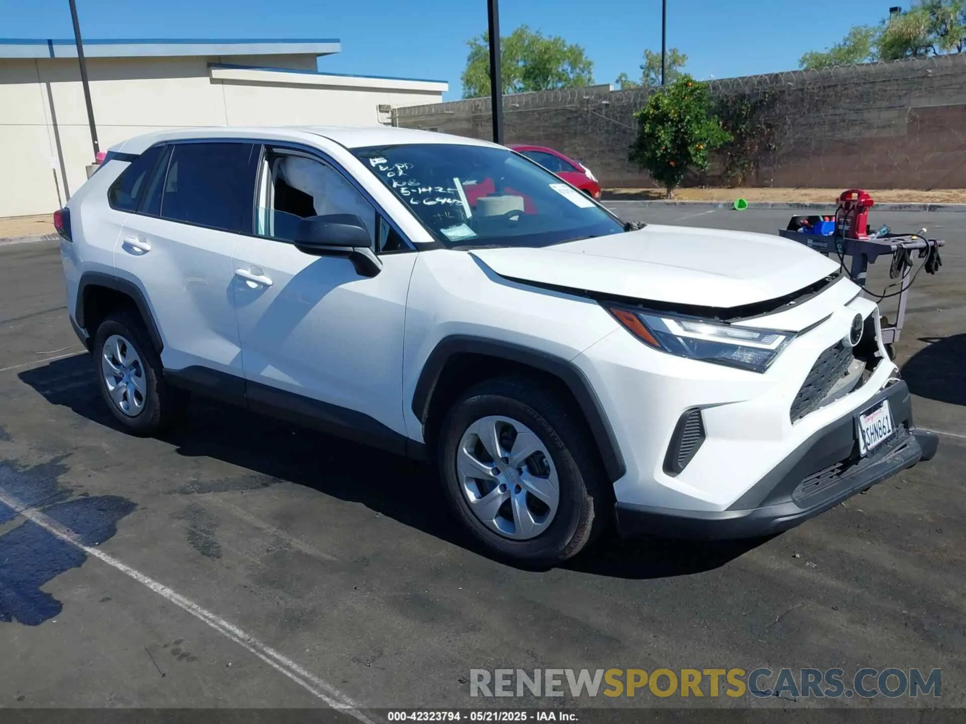 1 Photograph of a damaged car 2T3H1RFV9RW315864 TOYOTA RAV4 2024