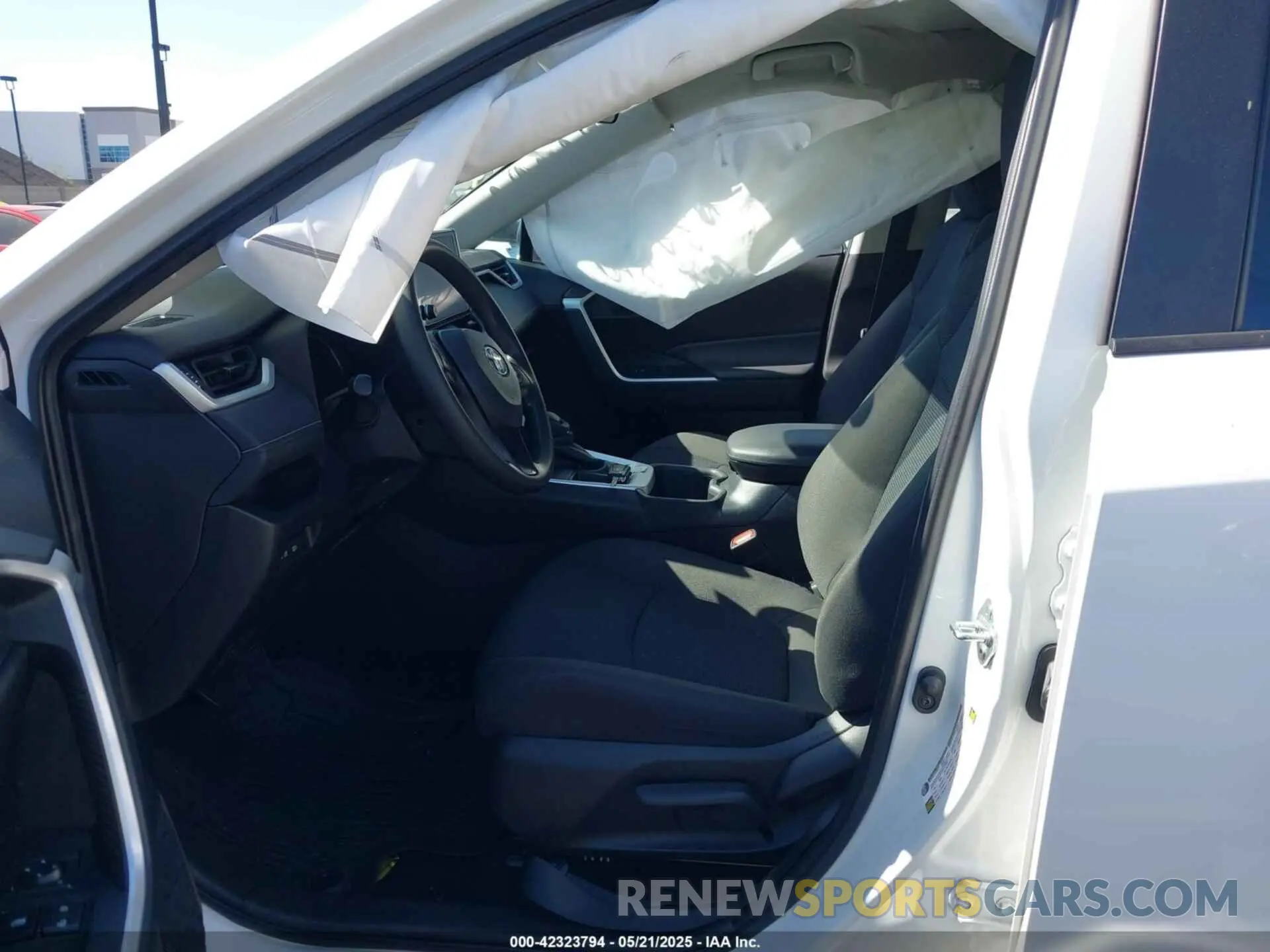 5 Photograph of a damaged car 2T3H1RFV9RW315864 TOYOTA RAV4 2024
