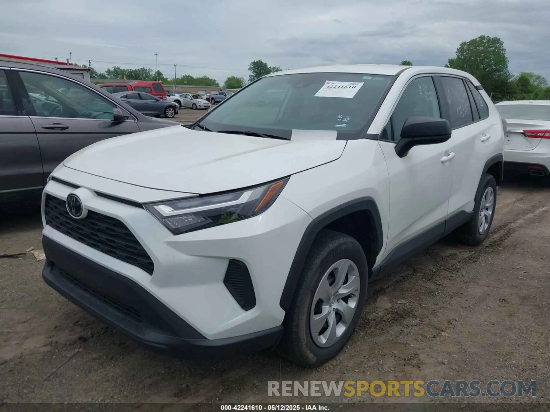 2 Фотография поврежденного автомобиля 2T3H1RFV9RW323351 TOYOTA RAV4 2024