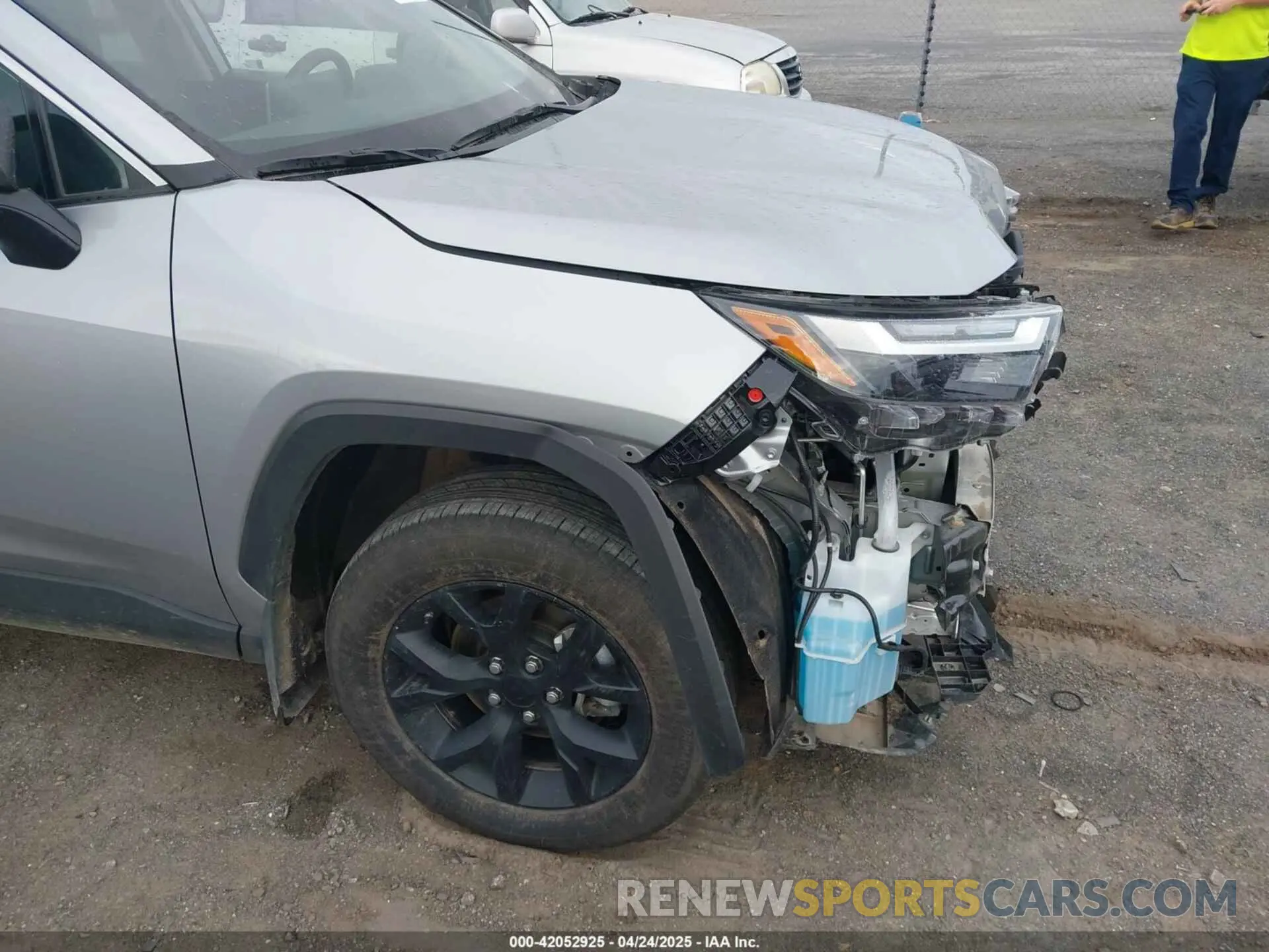19 Photograph of a damaged car 2T3H1RFVXRW311631 TOYOTA RAV4 2024