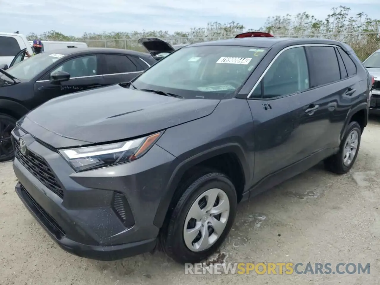 1 Photograph of a damaged car 2T3H1RFVXRW312469 TOYOTA RAV4 2024