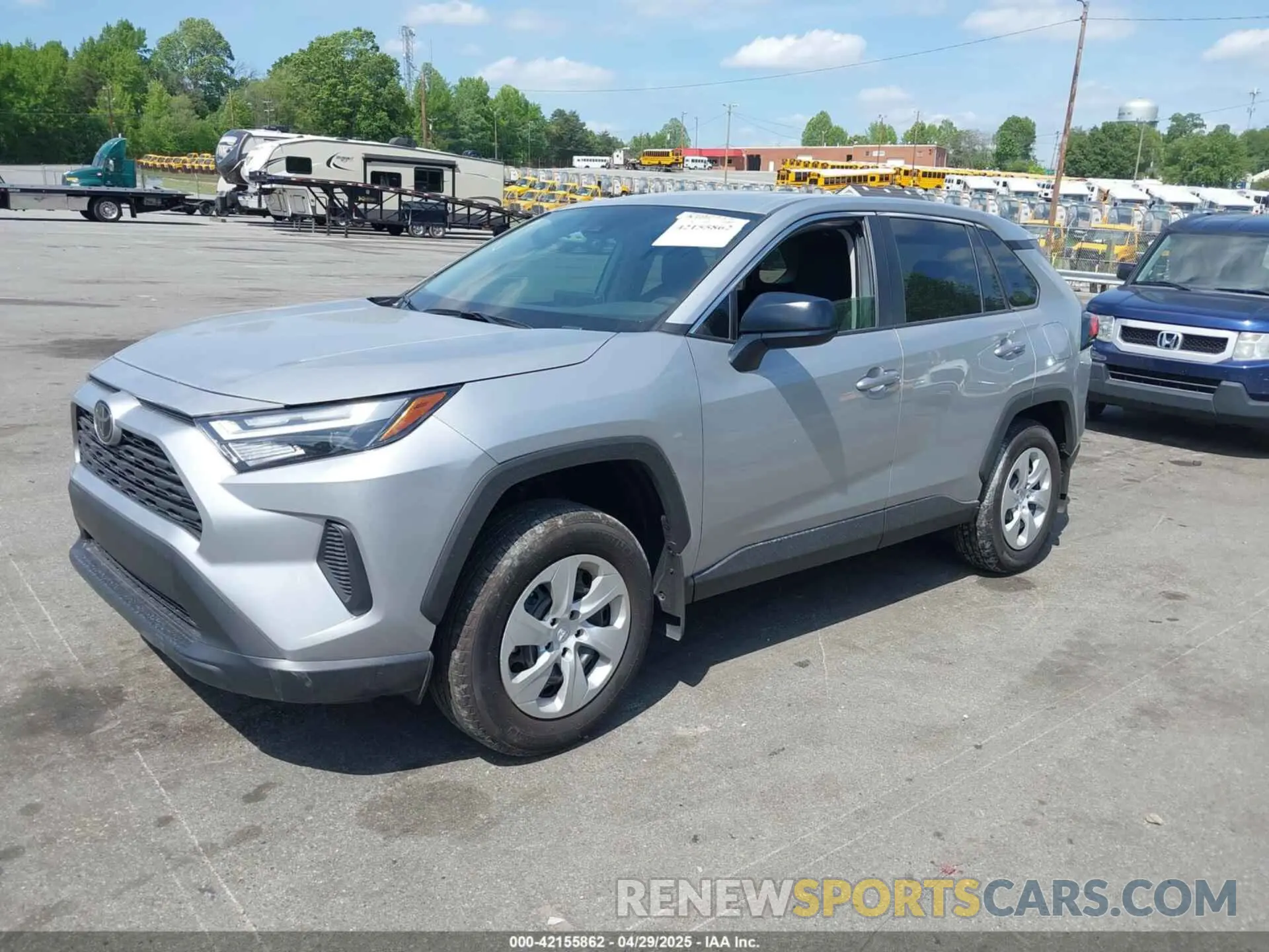 2 Фотография поврежденного автомобиля 2T3H1RFVXRW339817 TOYOTA RAV4 2024