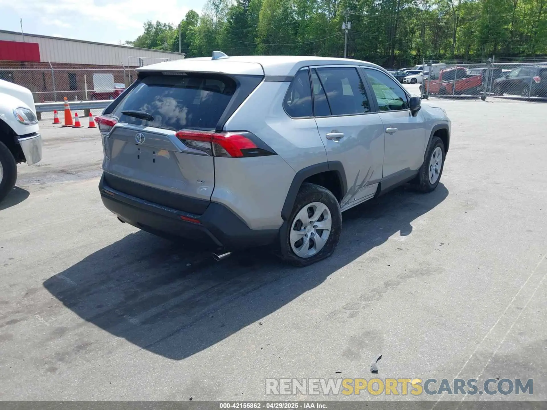 4 Фотография поврежденного автомобиля 2T3H1RFVXRW339817 TOYOTA RAV4 2024