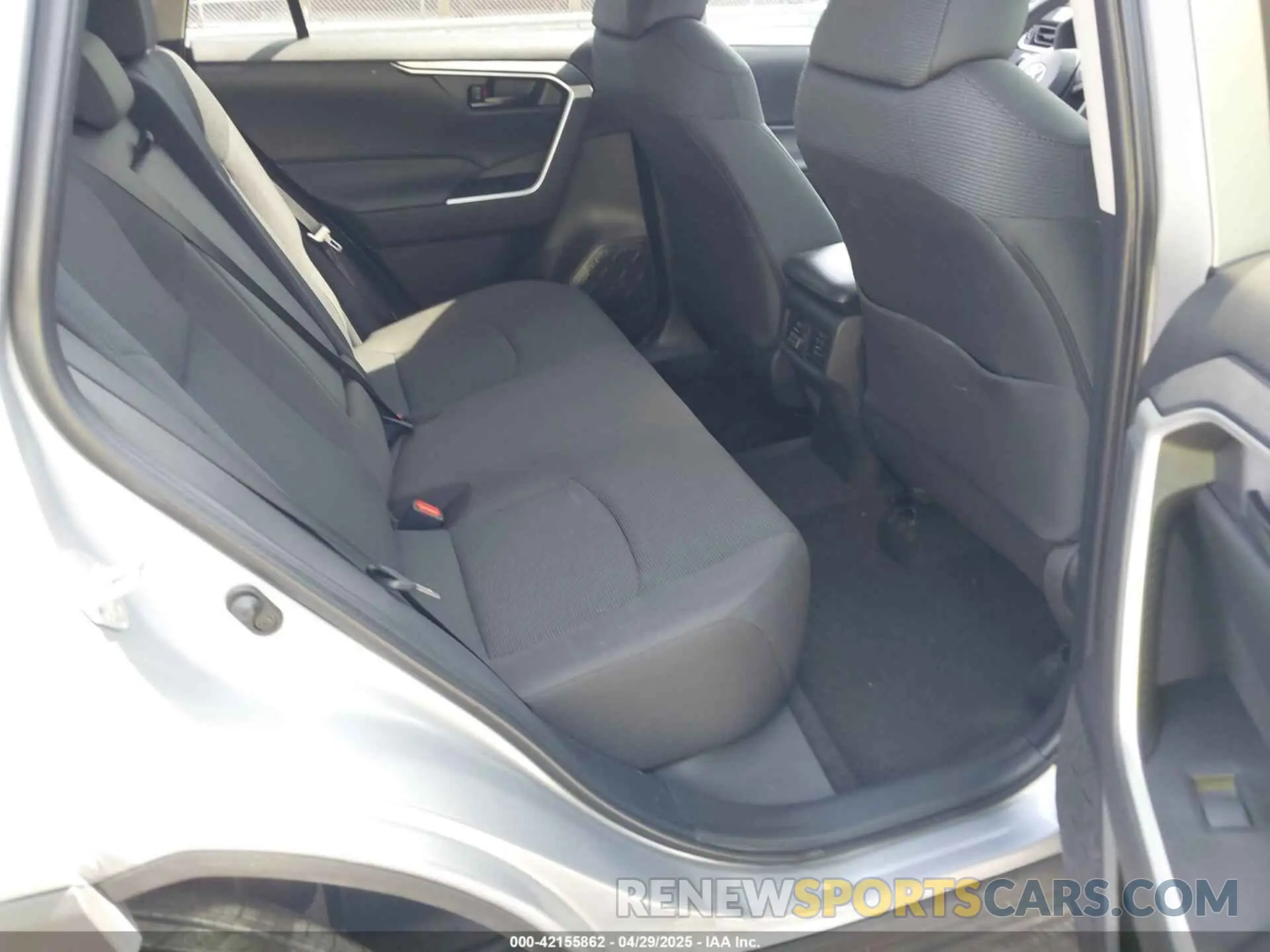 8 Фотография поврежденного автомобиля 2T3H1RFVXRW339817 TOYOTA RAV4 2024