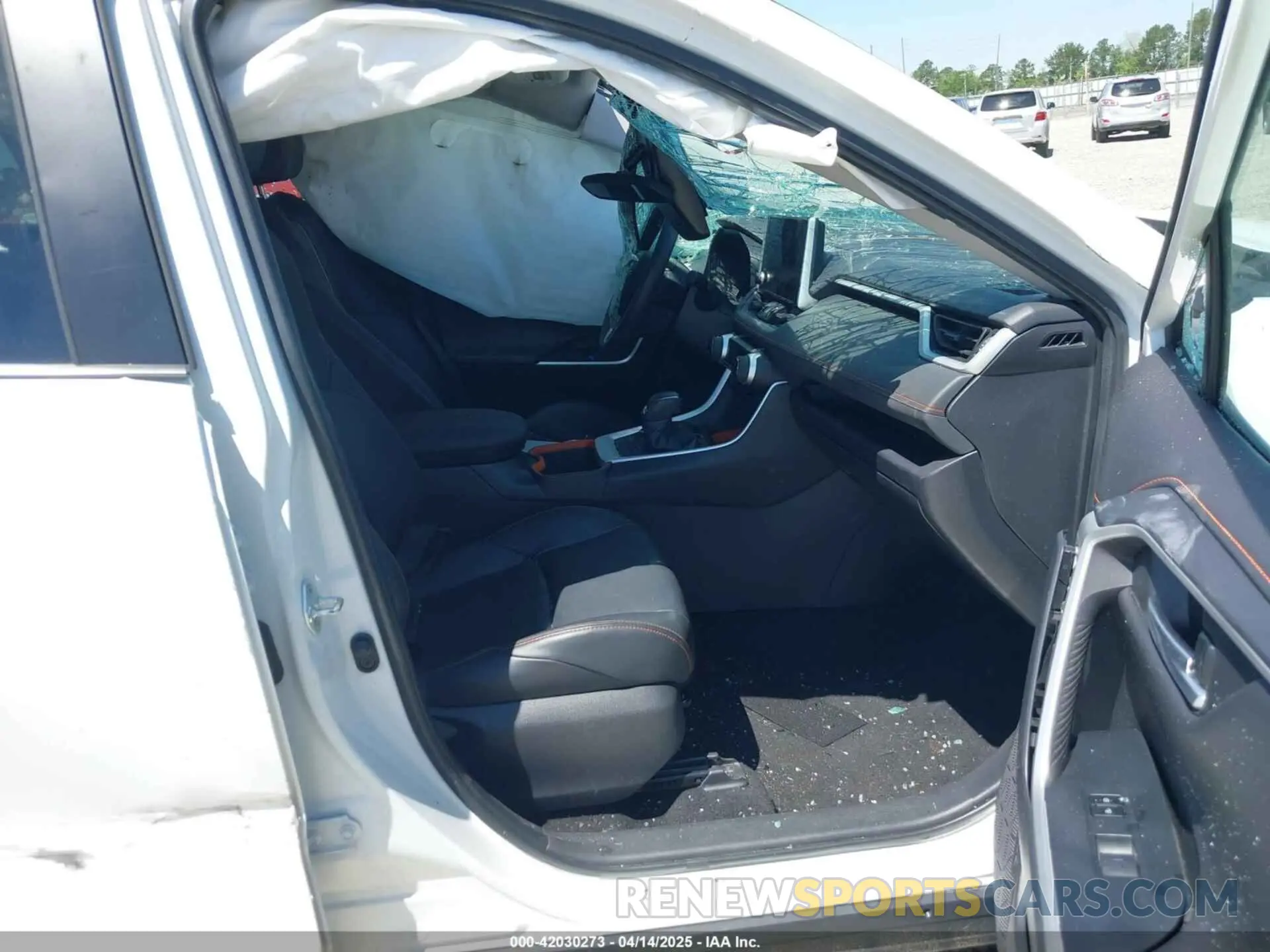 5 Photograph of a damaged car 2T3J1RFV0RW413618 TOYOTA RAV4 2024