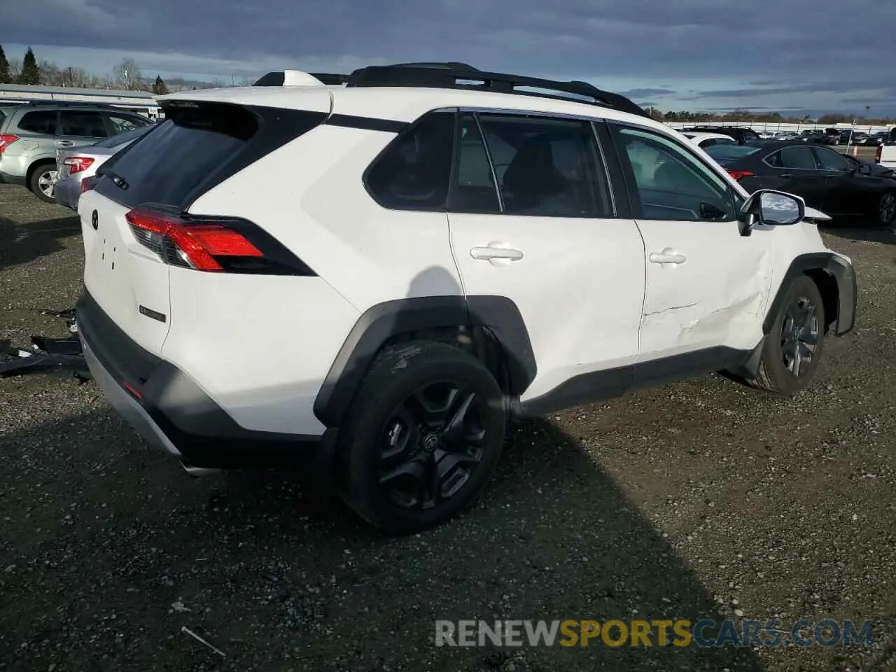 3 Фотография поврежденного автомобиля 2T3J1RFV0RW489615 TOYOTA RAV4 2024