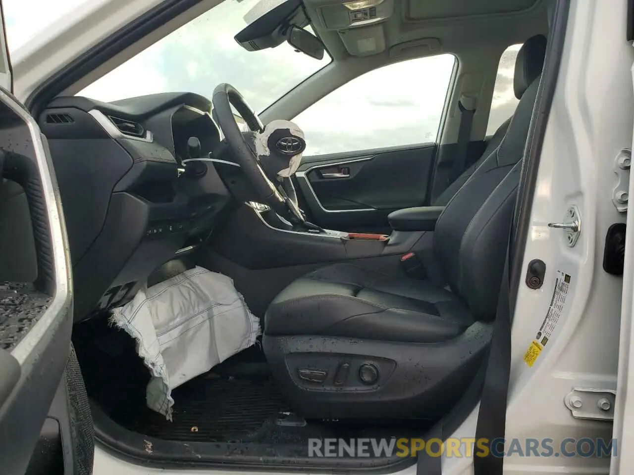7 Фотография поврежденного автомобиля 2T3J1RFV0RW489615 TOYOTA RAV4 2024