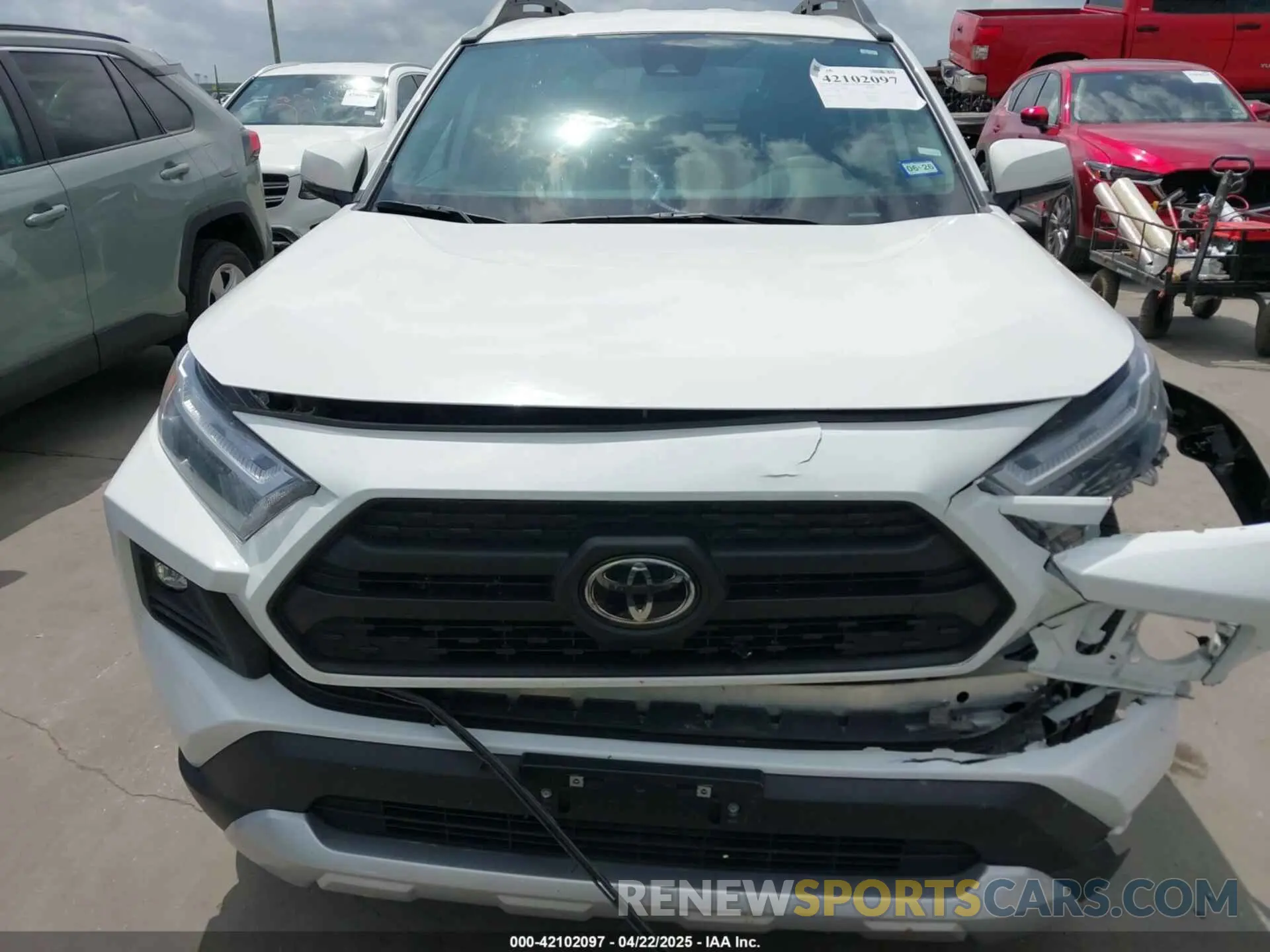 12 Фотография поврежденного автомобиля 2T3J1RFV2RW470578 TOYOTA RAV4 2024