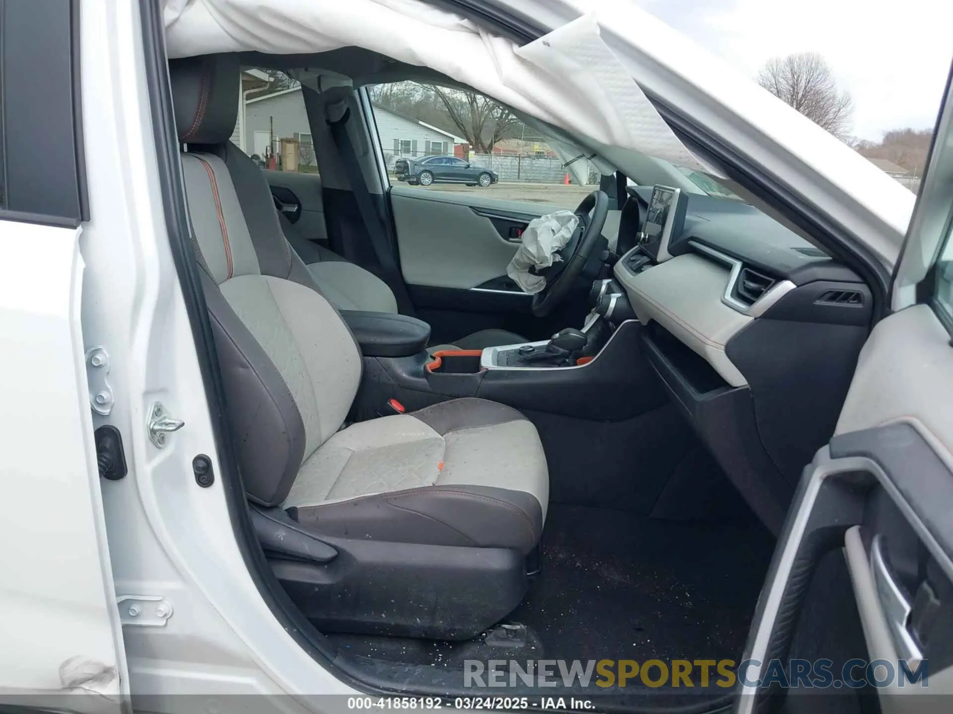 5 Photograph of a damaged car 2T3J1RFV4RW442281 TOYOTA RAV4 2024