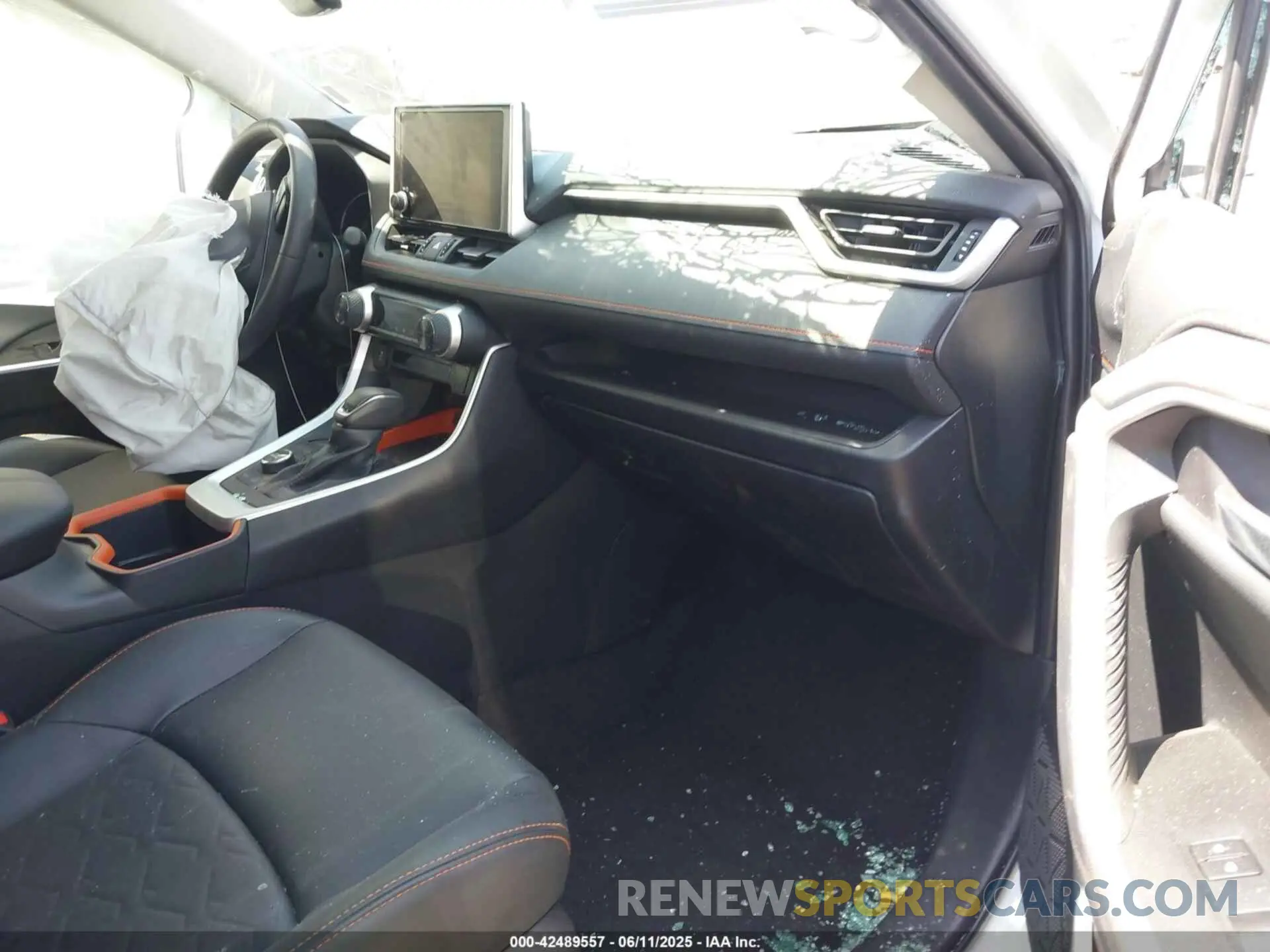 5 Photograph of a damaged car 2T3J1RFV7RW473847 TOYOTA RAV4 2024