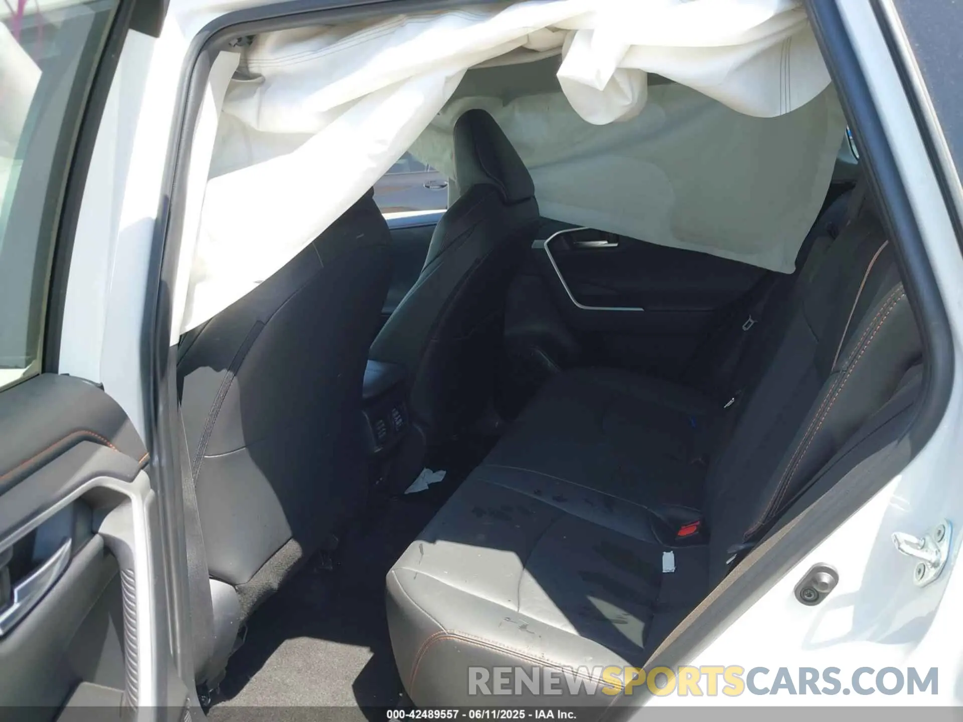 8 Photograph of a damaged car 2T3J1RFV7RW473847 TOYOTA RAV4 2024