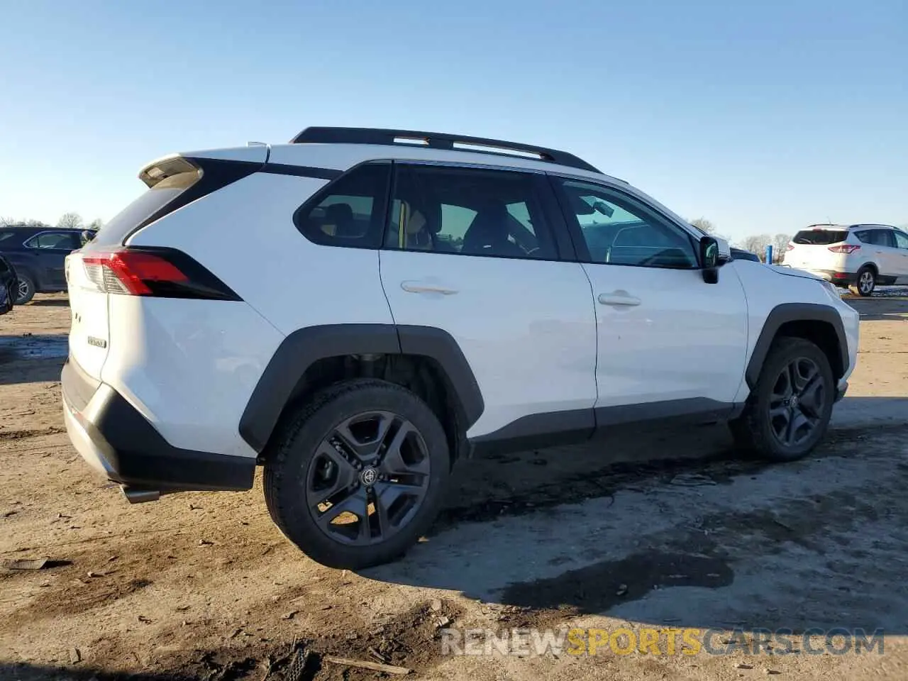 3 Фотография поврежденного автомобиля 2T3J1RFV8RW423720 TOYOTA RAV4 2024