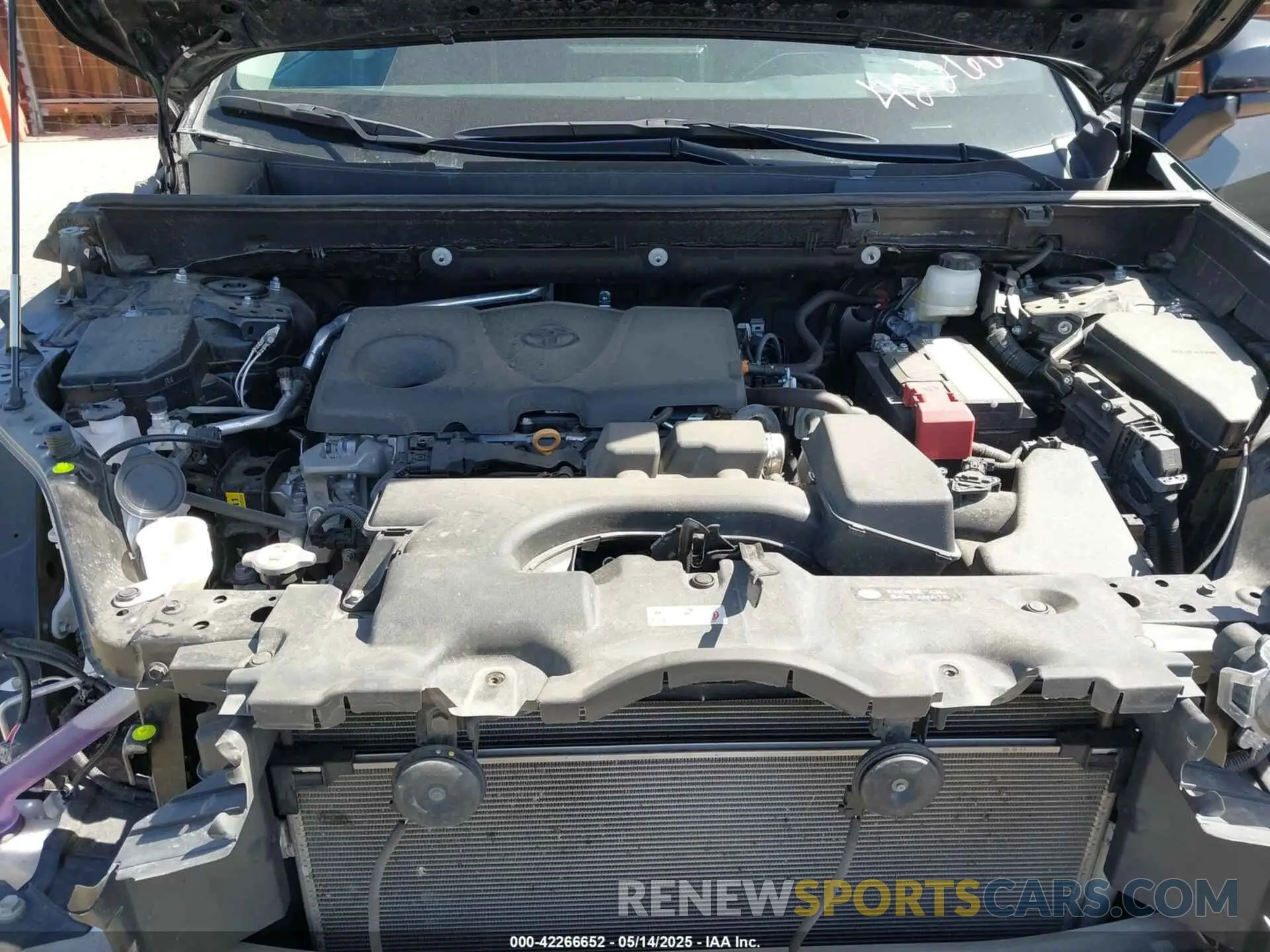 10 Фотография поврежденного автомобиля 2T3J1RFV8RW462680 TOYOTA RAV4 2024