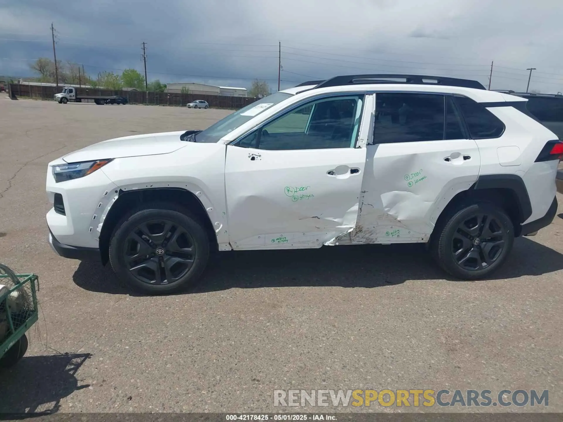14 Фотография поврежденного автомобиля 2T3J1RFV8RW472982 TOYOTA RAV4 2024