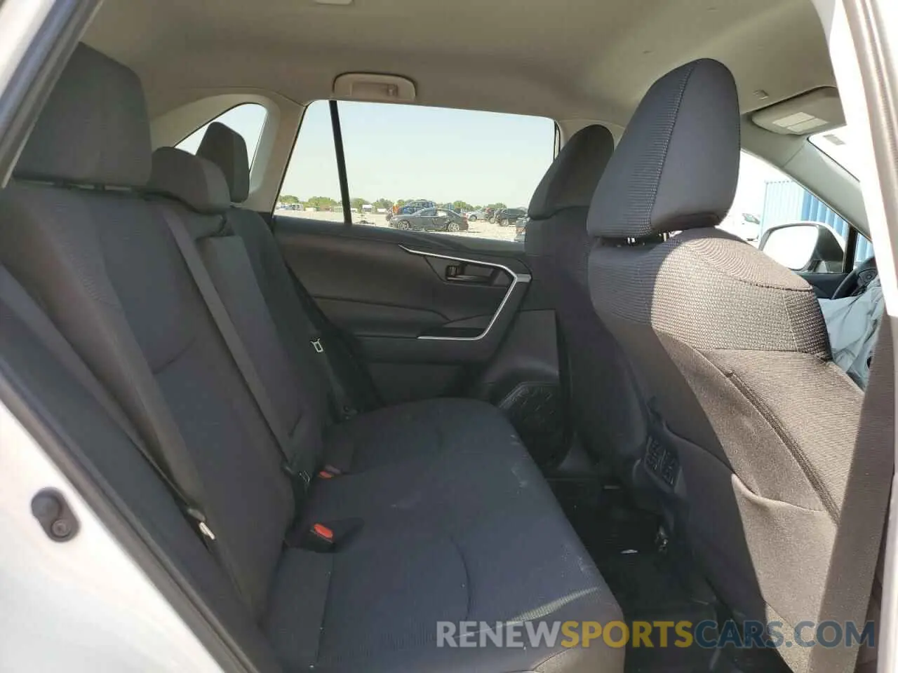 10 Фотография поврежденного автомобиля 2T3K1RFV0RC286309 TOYOTA RAV4 2024