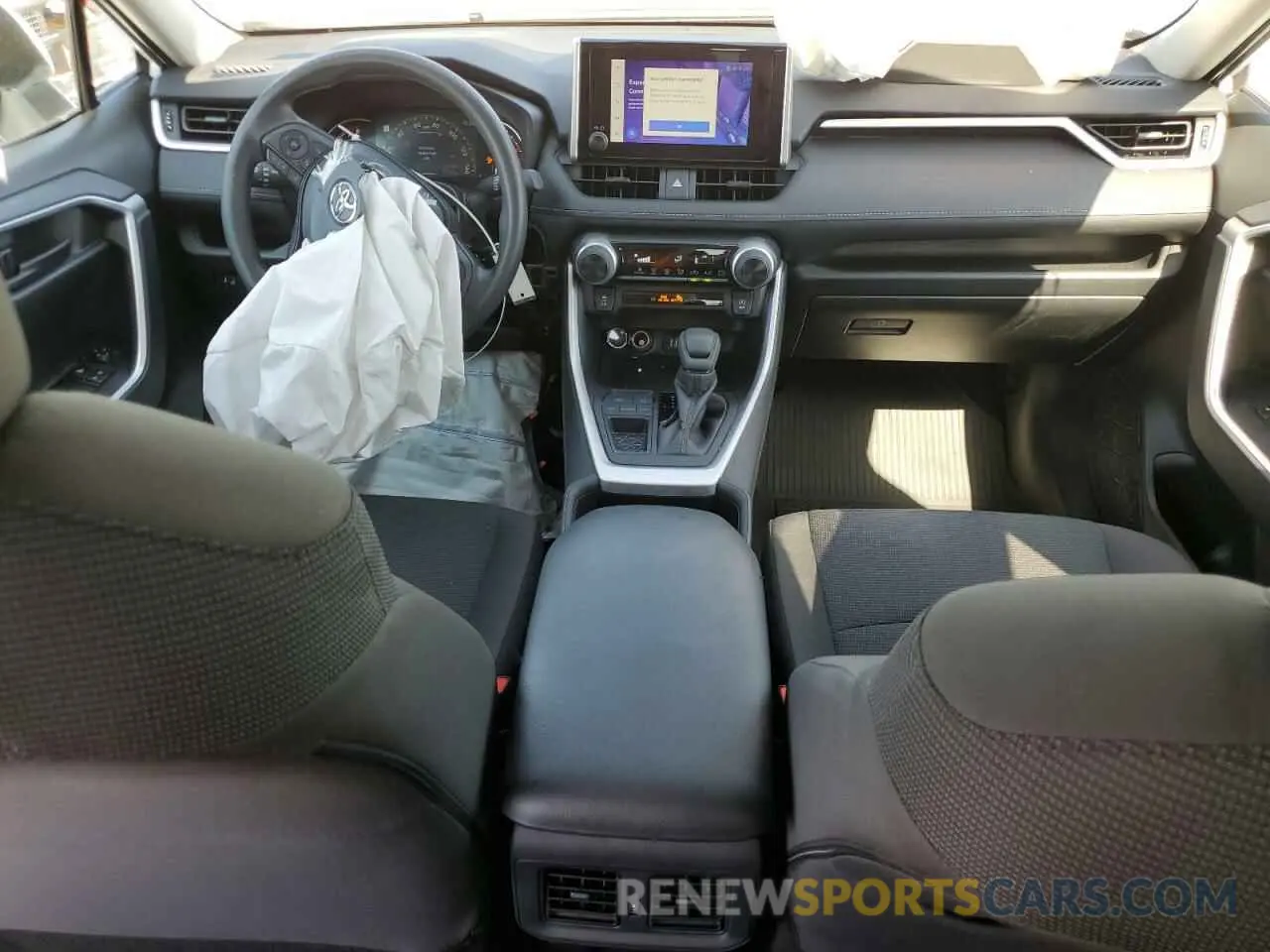 8 Фотография поврежденного автомобиля 2T3K1RFV0RC286309 TOYOTA RAV4 2024