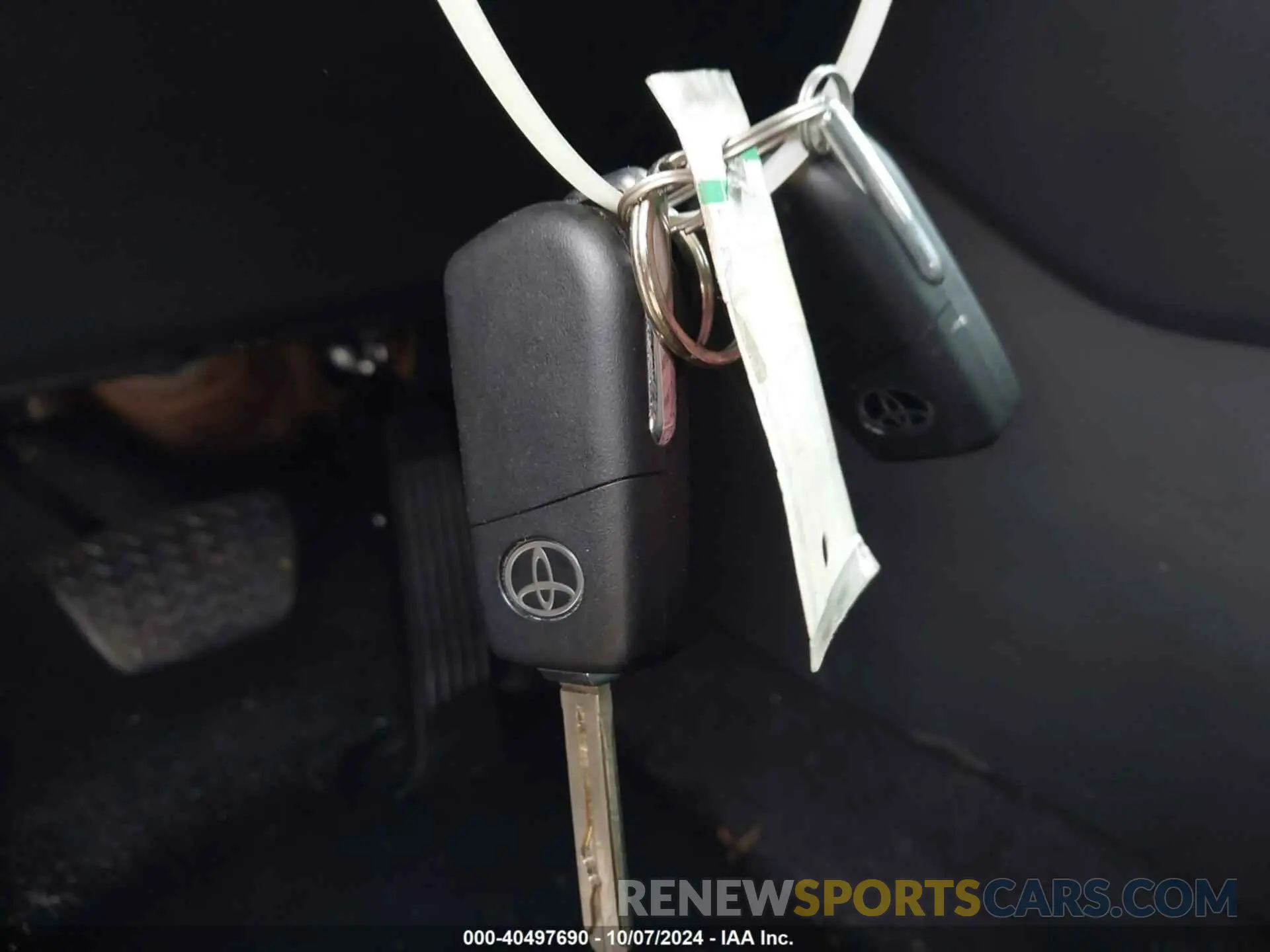 11 Photograph of a damaged car 2T3K1RFV4RC269710 TOYOTA RAV4 2024
