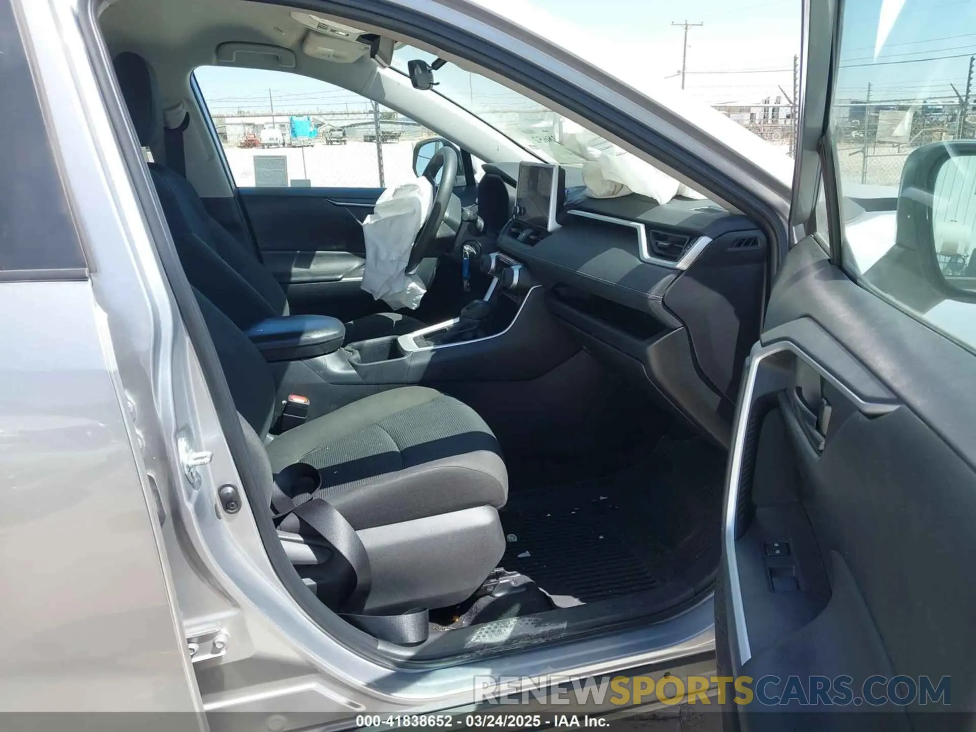5 Фотография поврежденного автомобиля 2T3K1RFV4RC279959 TOYOTA RAV4 2024