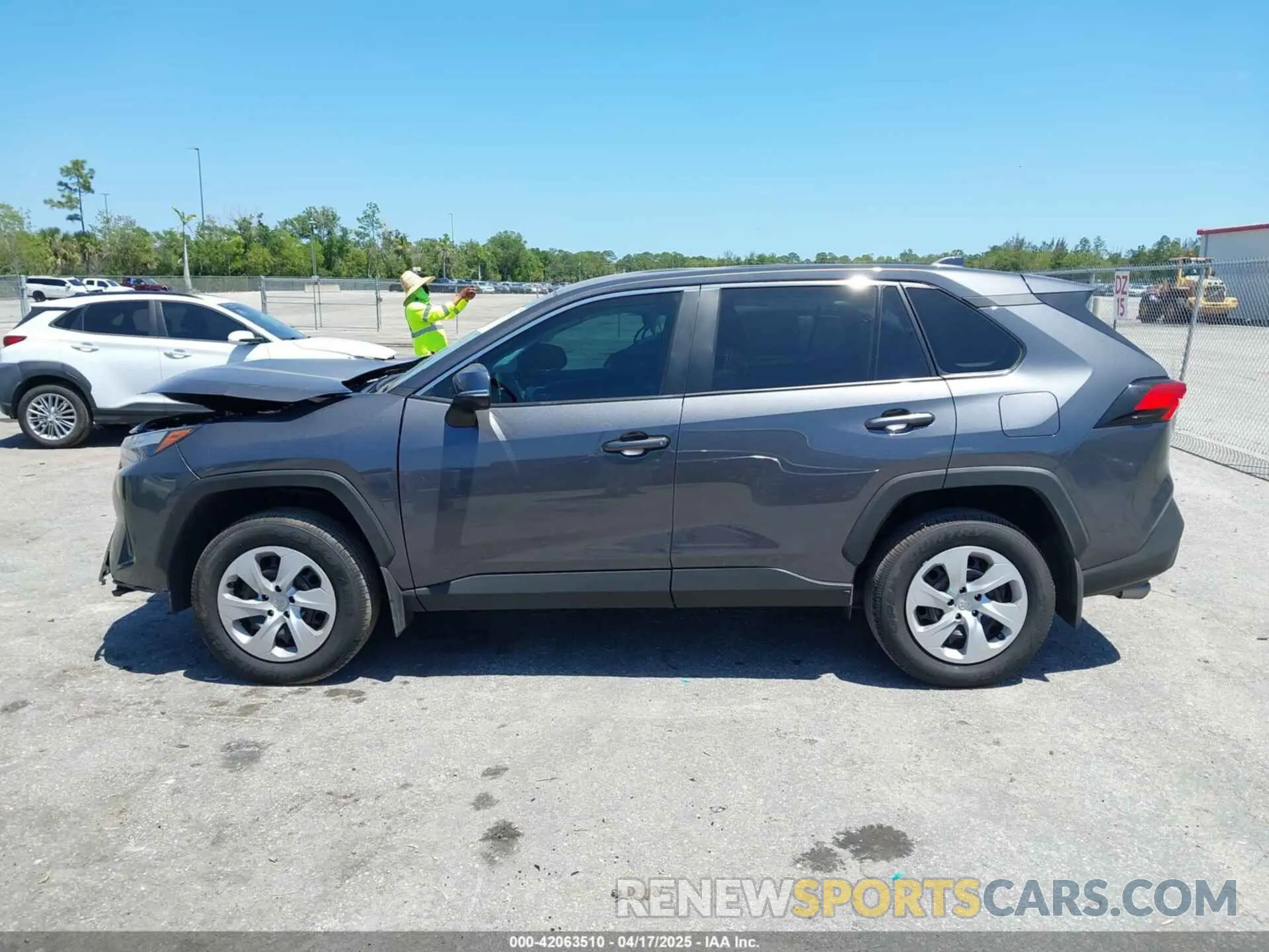 14 Photograph of a damaged car 2T3K1RFV5RC279291 TOYOTA RAV4 2024